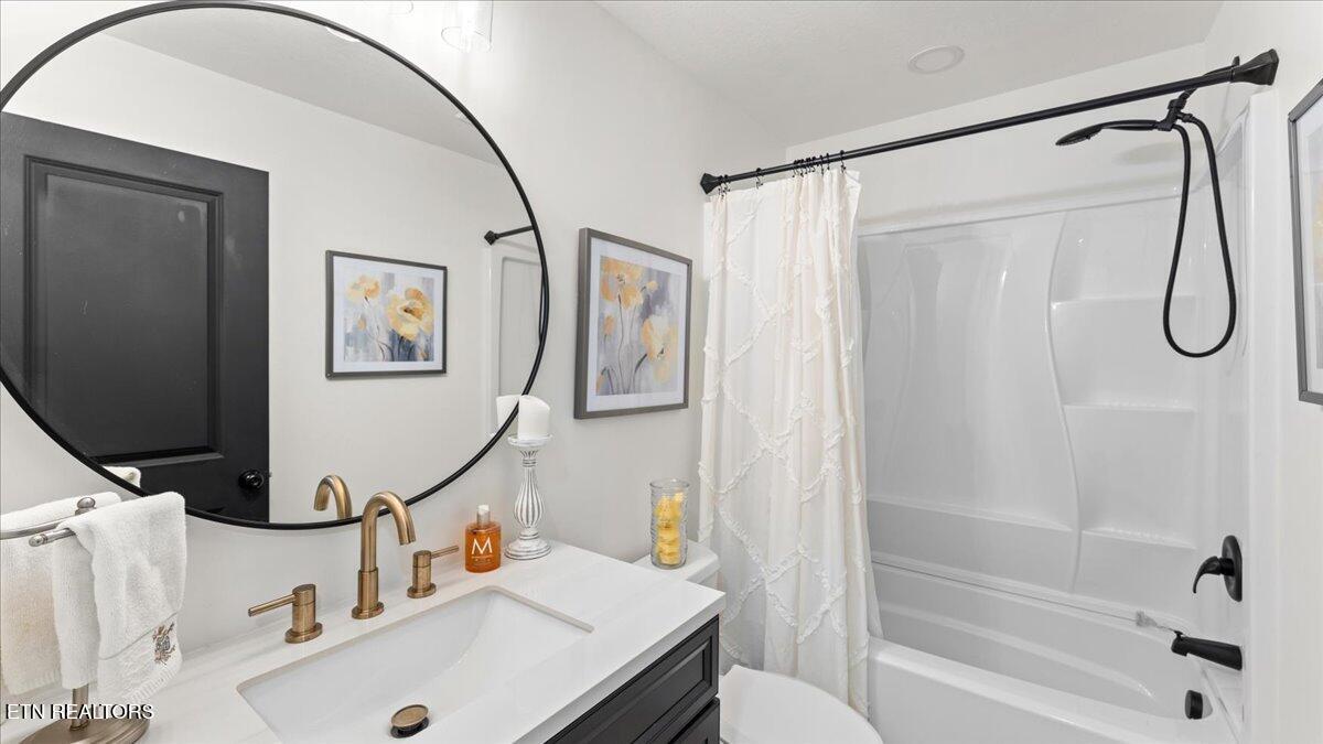 813 N Cedar Bluff Rd Property Photo 23