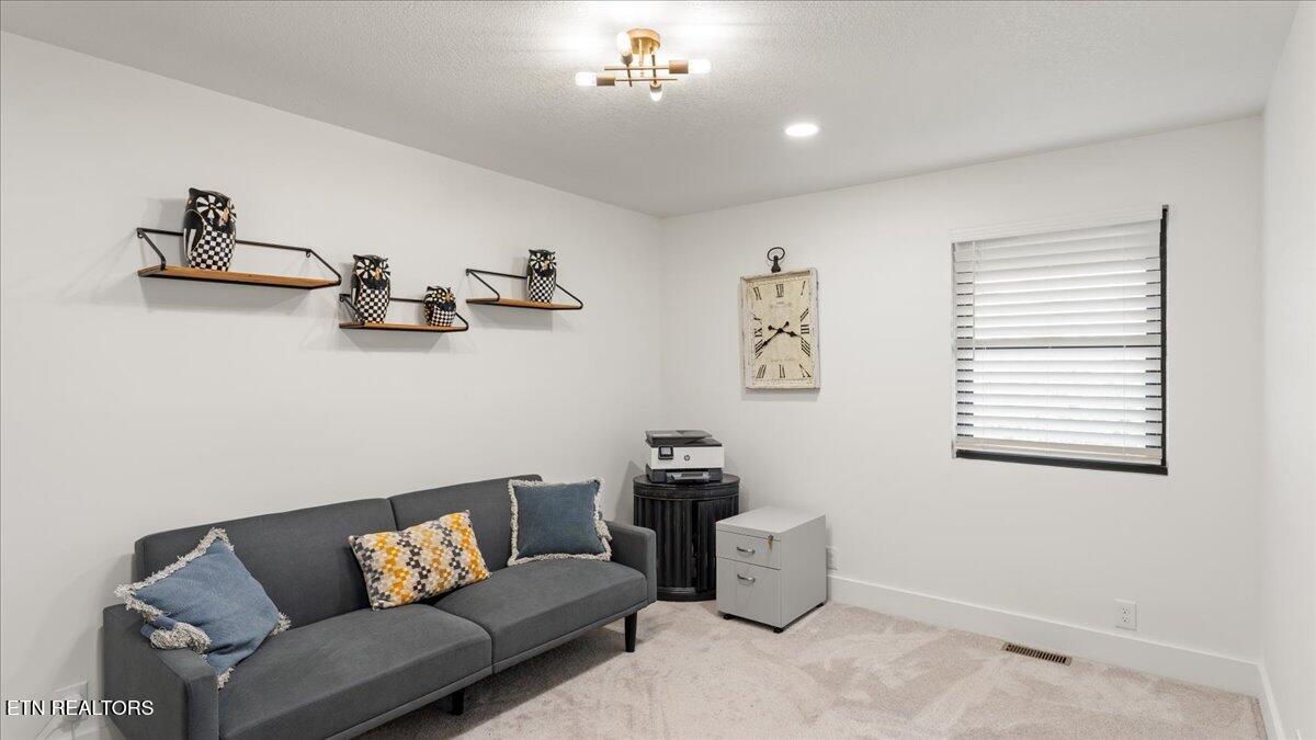 813 N Cedar Bluff Rd Property Photo 24