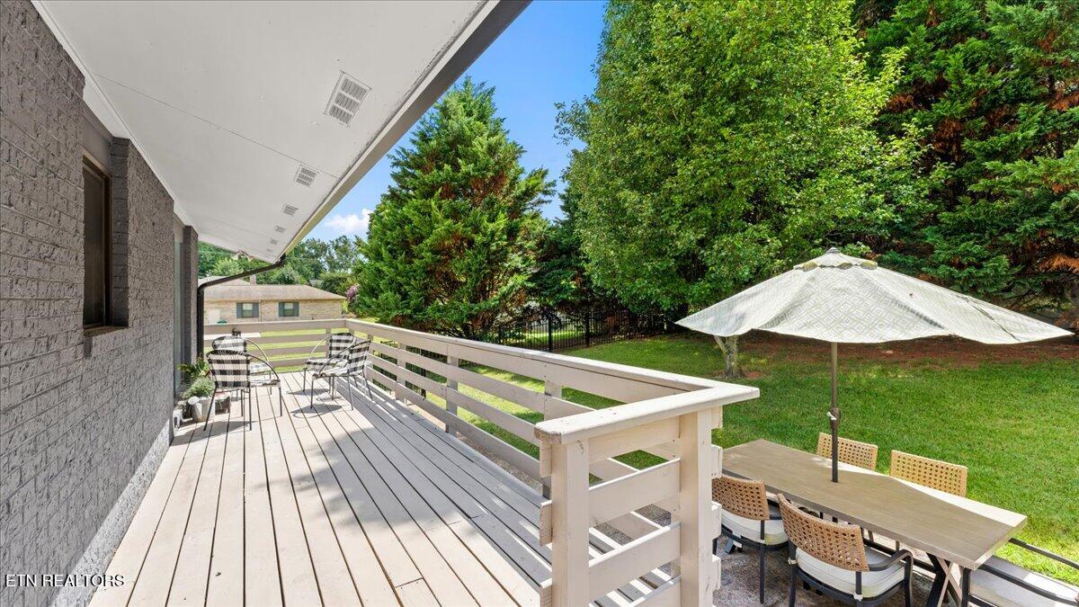 813 N Cedar Bluff Rd Property Photo 40