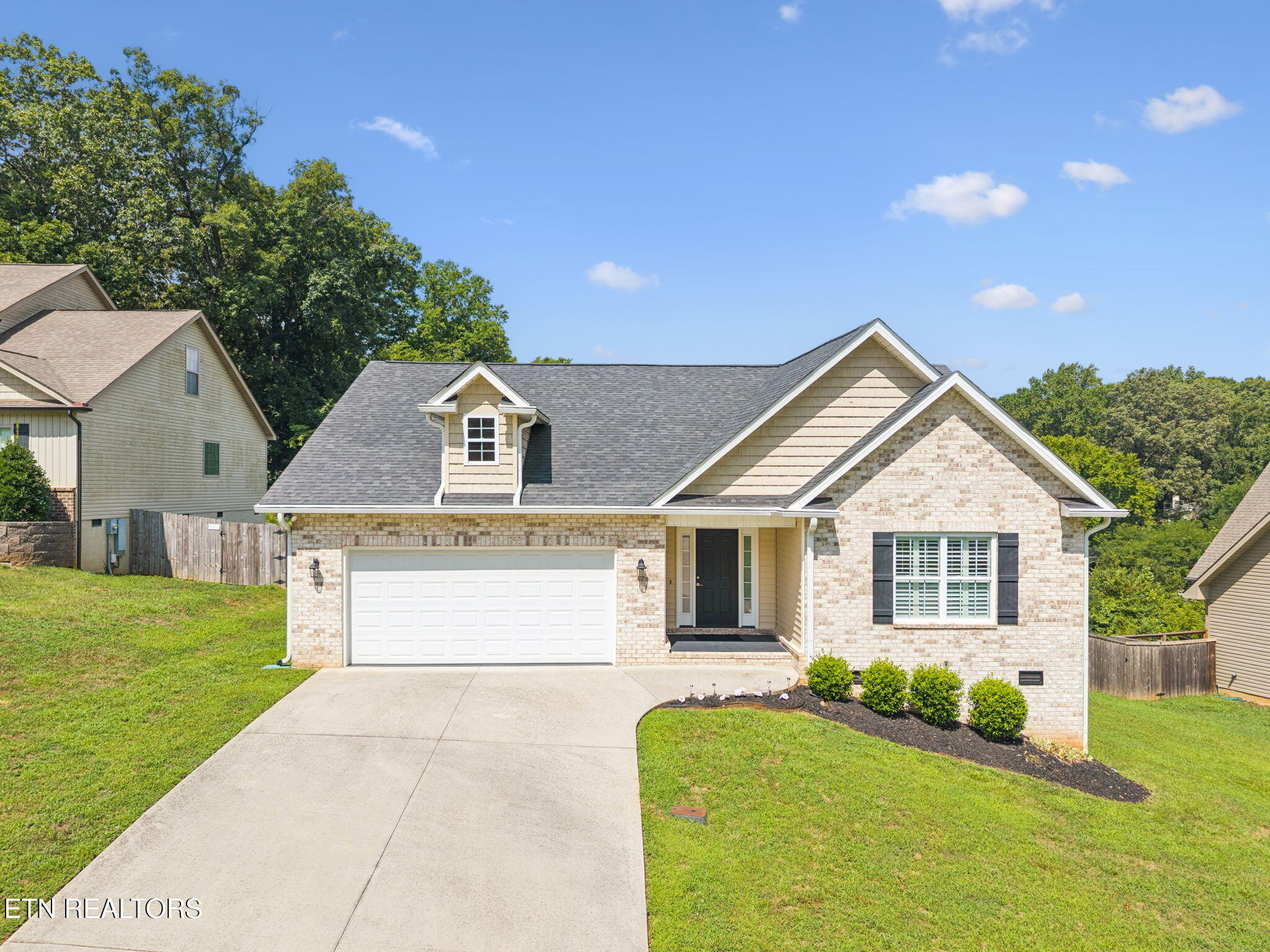 809 Mackenzie Drive Property Photo 1