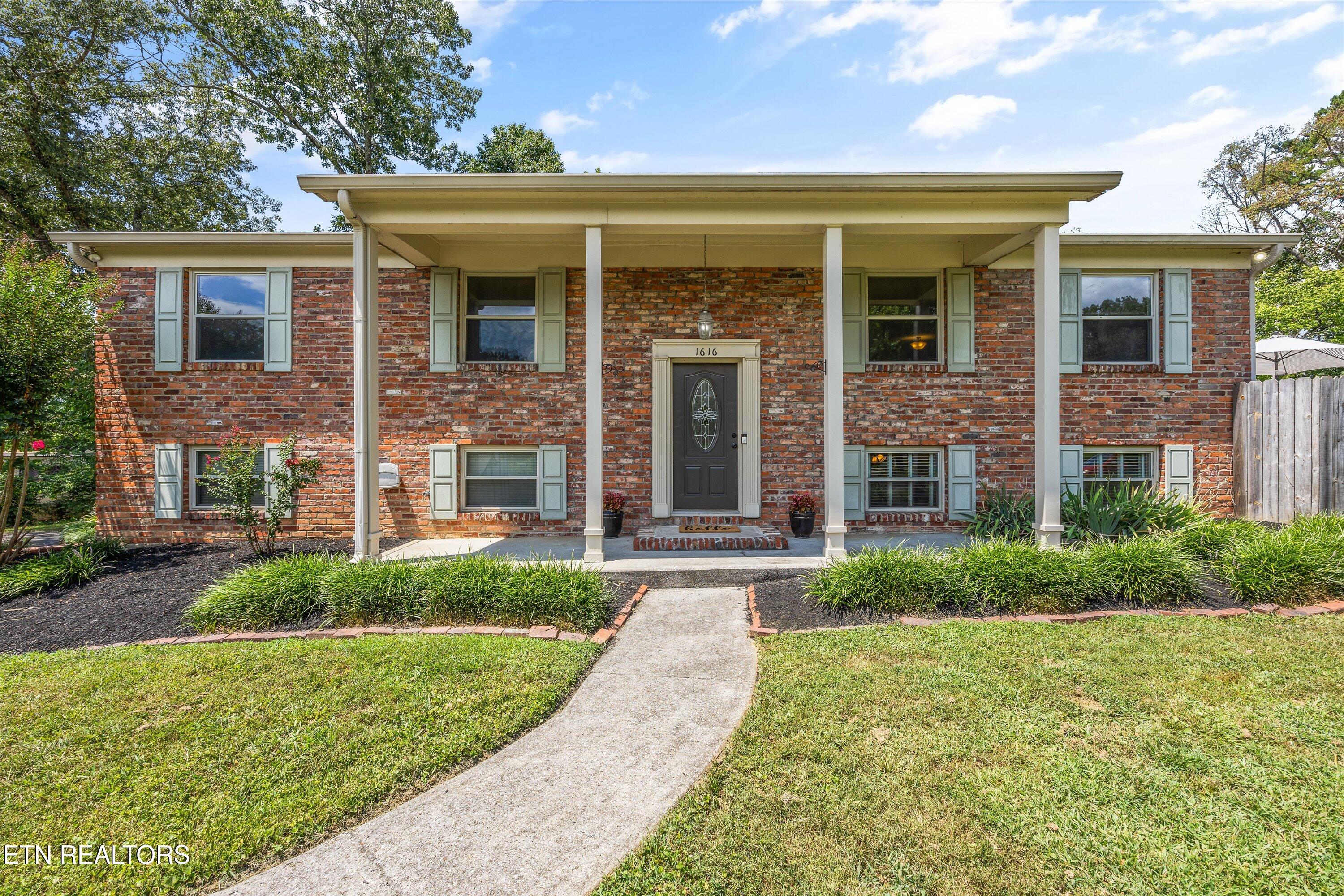 1616 Barcelona Drive Property Photo 1