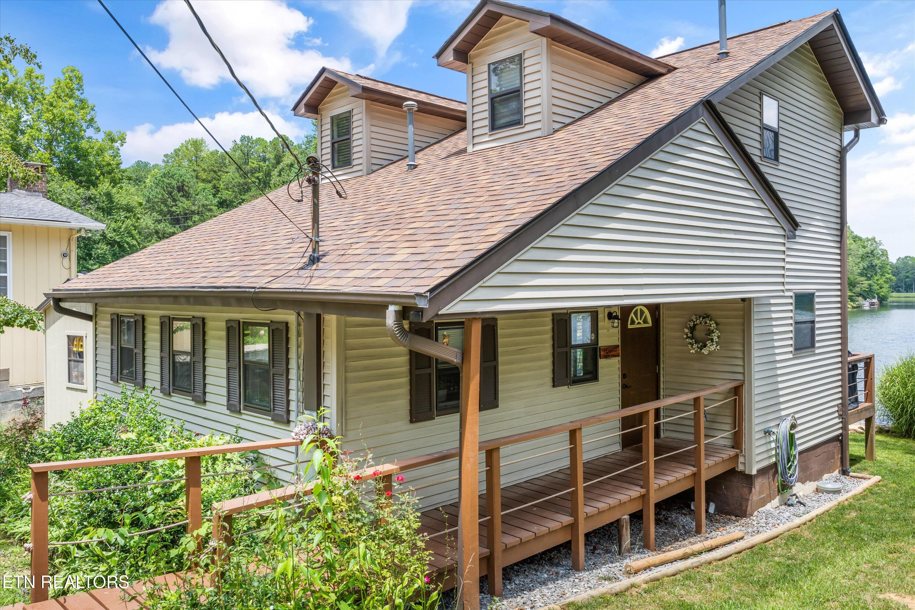 5805 Lakeshore Drive Property Photo 1