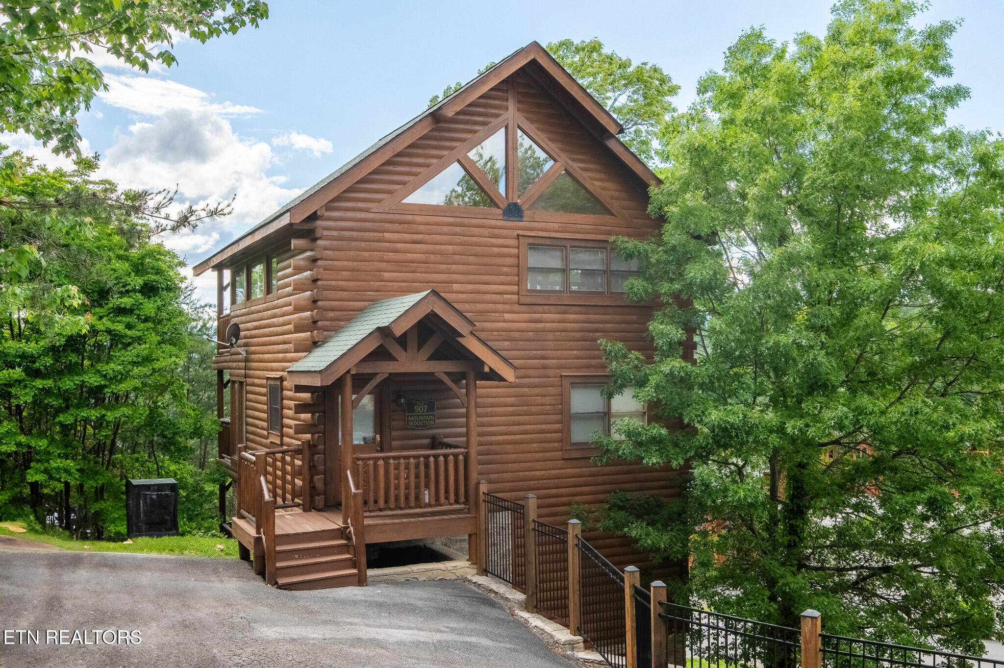 907 Black bear cub Way Property Photo 1