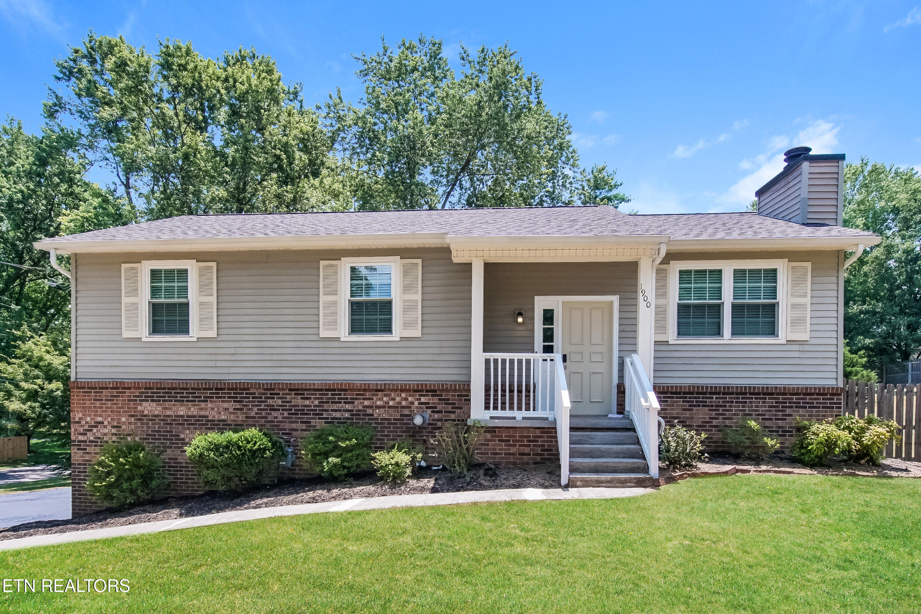 1900 Penwood Drive Property Photo 1