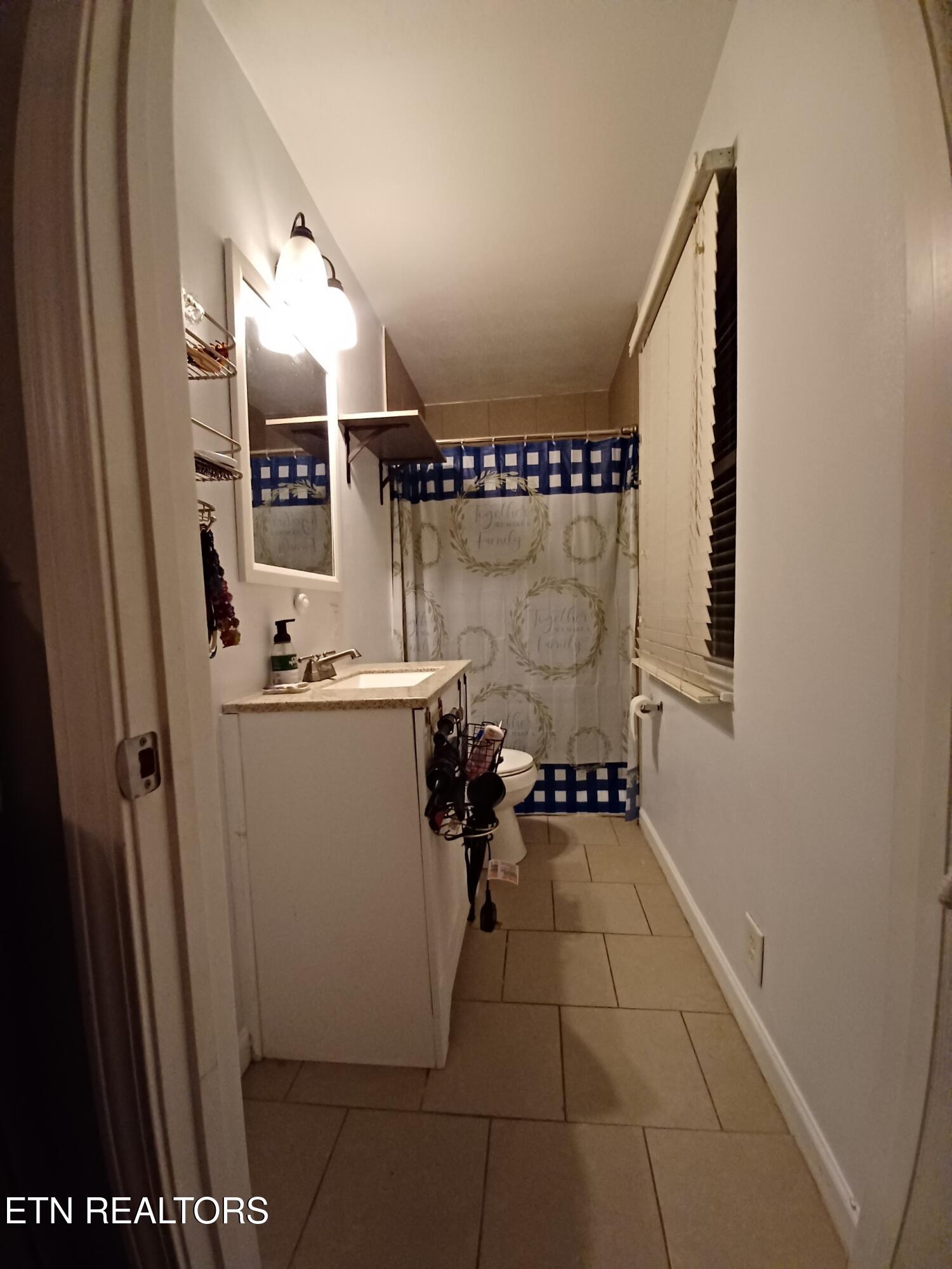 3500 Ne Kenilworth Lane Property Photo 12