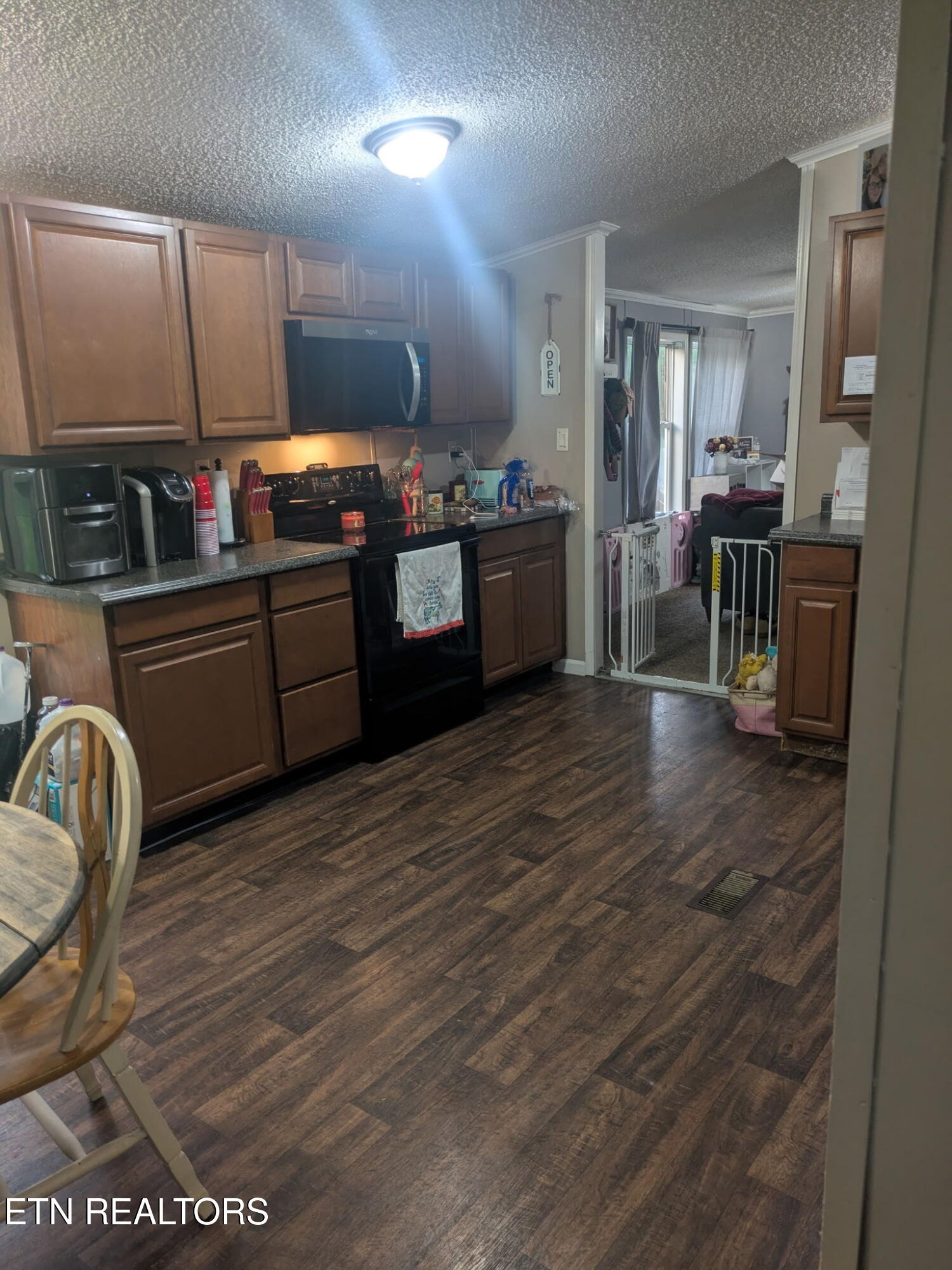 7038 Nw Seaver Drive Property Photo 6