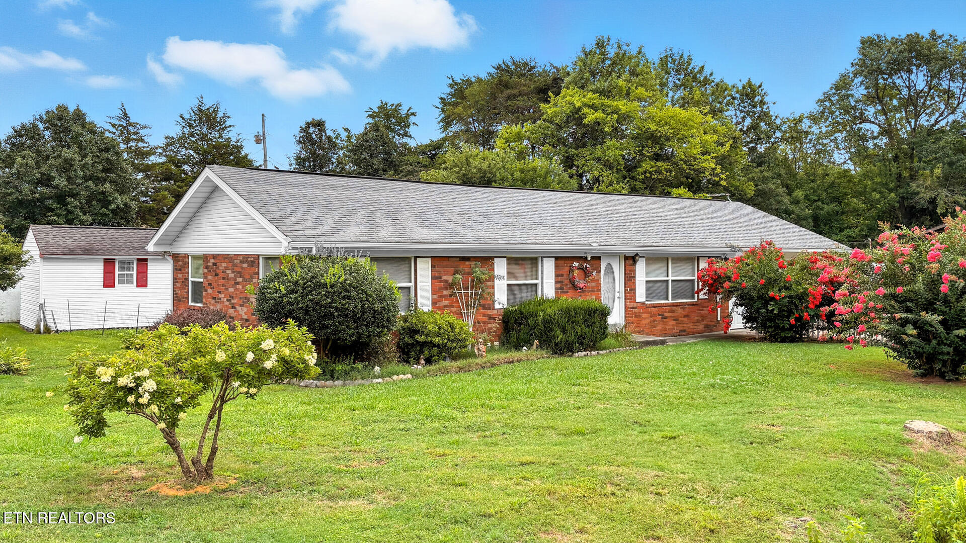 125 County Farm Rd Property Photo 1