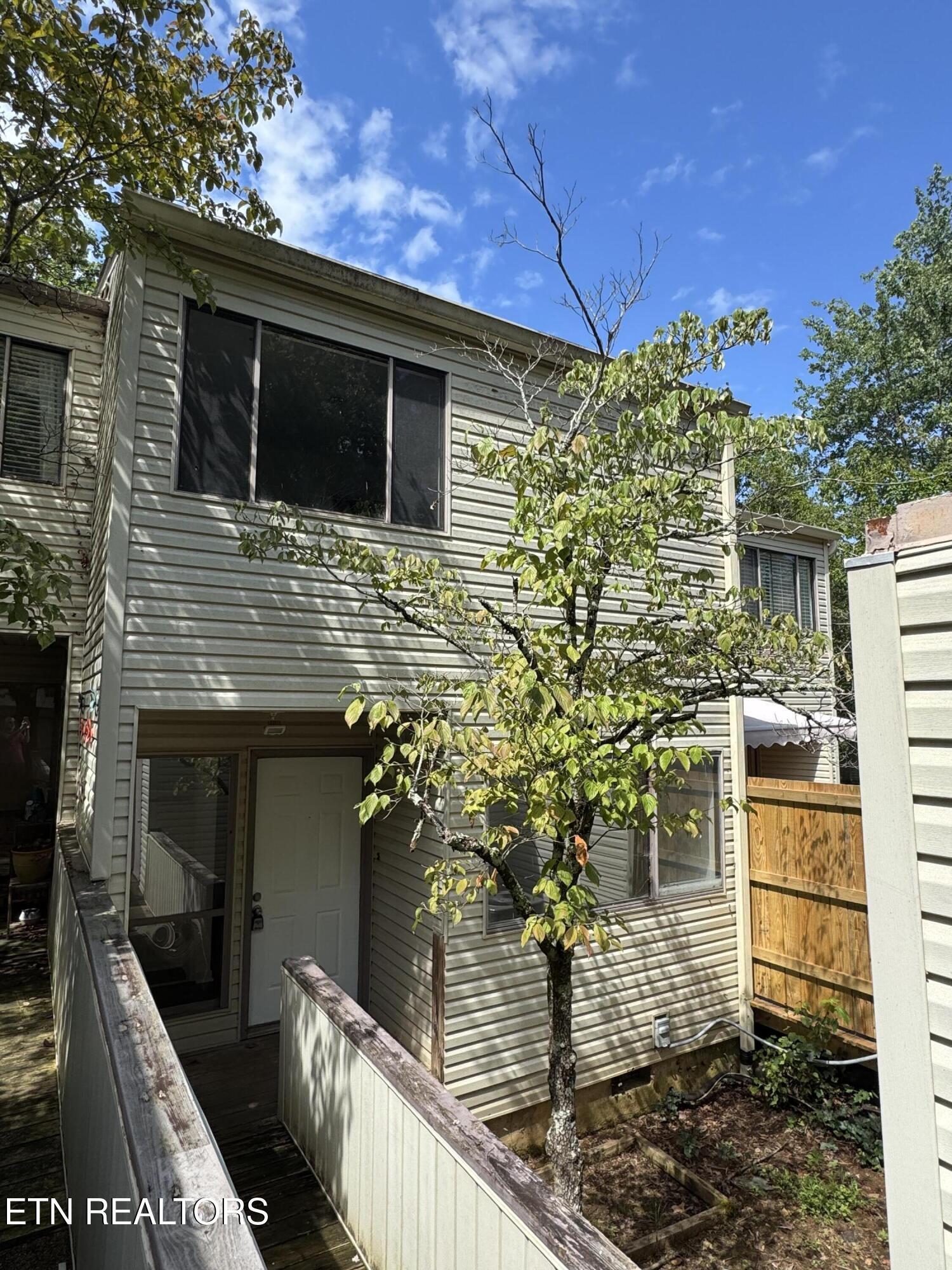711 Idlewood Lane Property Photo 1