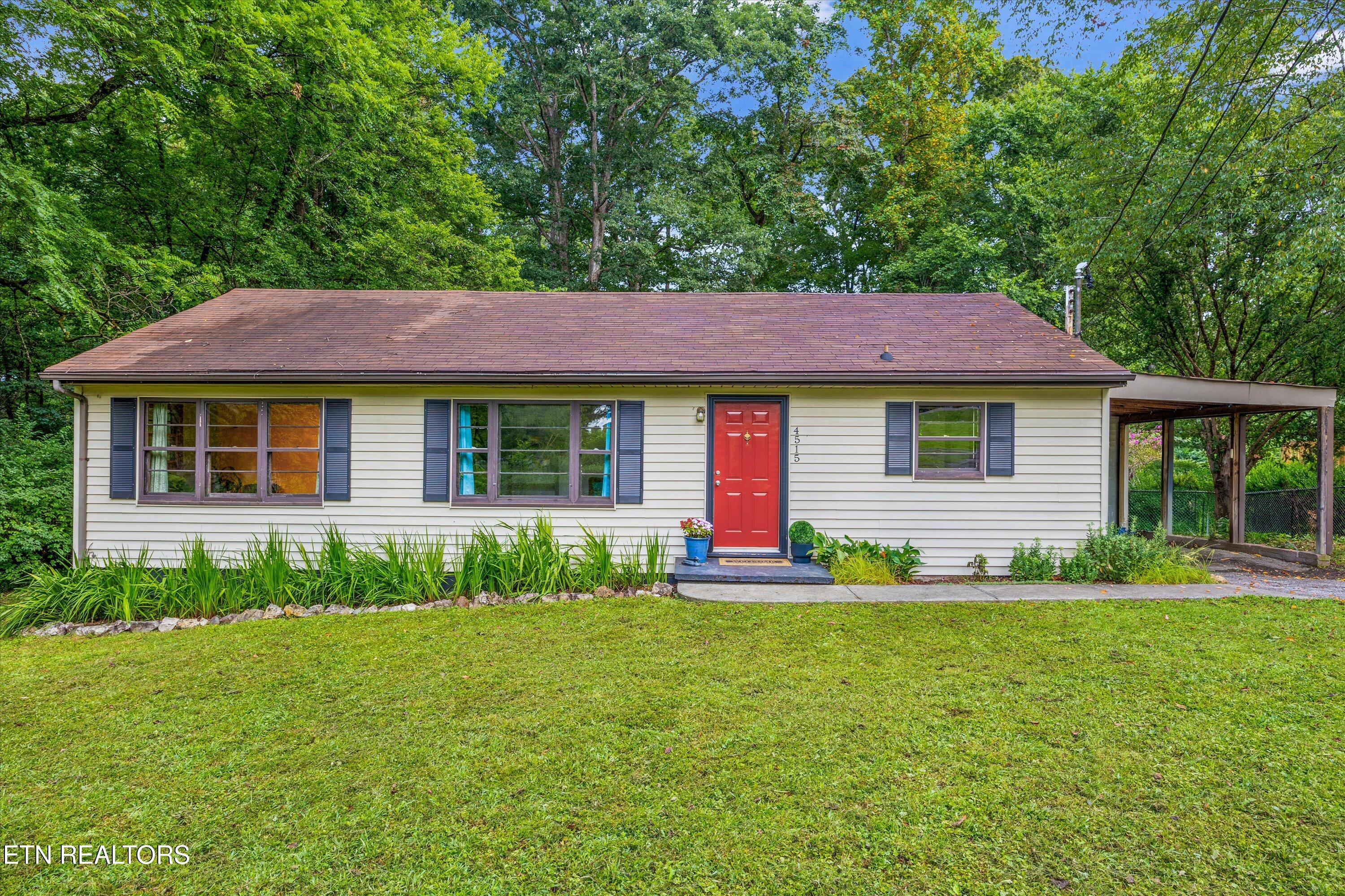 4515 Pinecrest Drive Property Photo 1