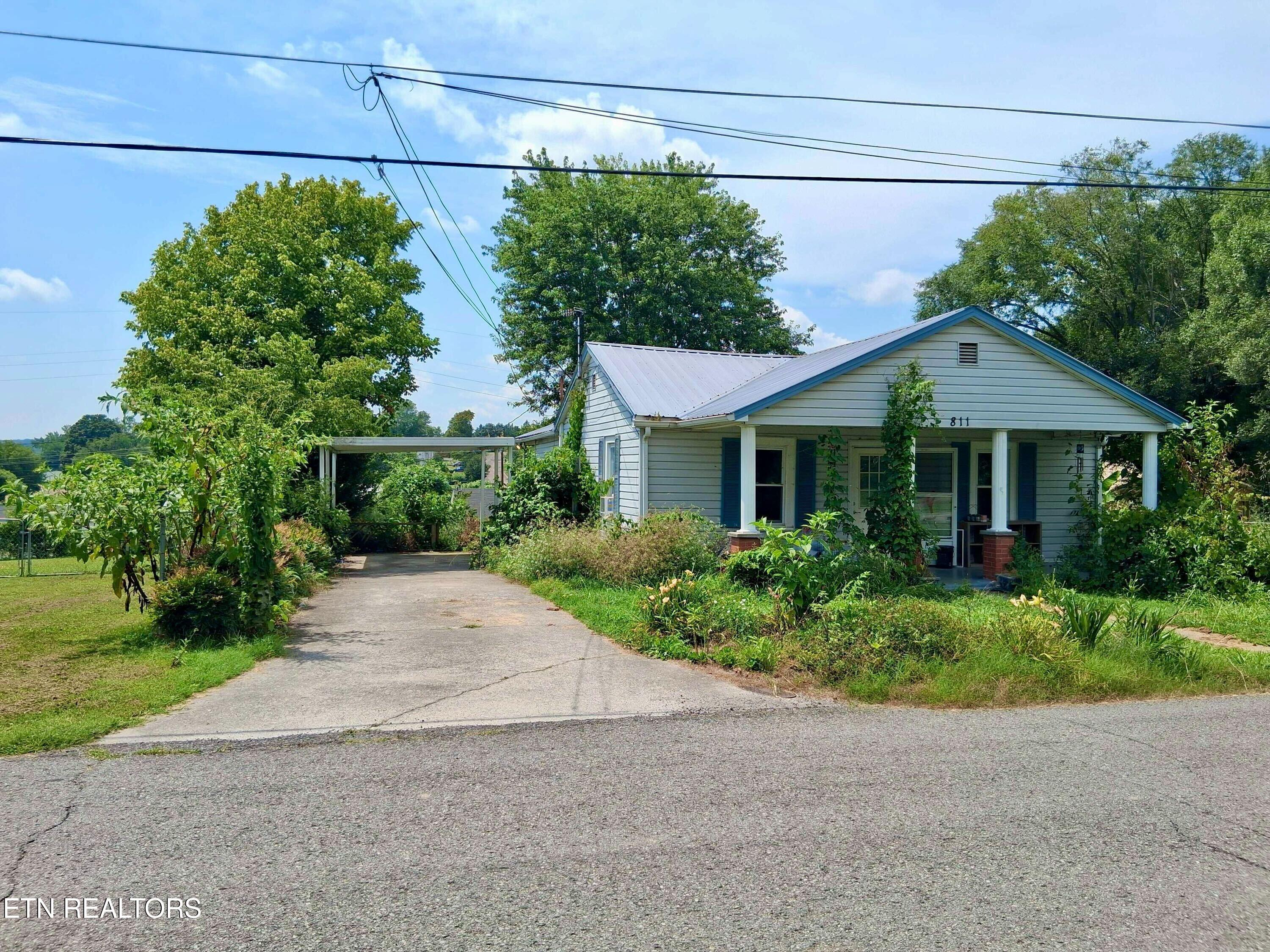 811 Hudson St Property Photo 1