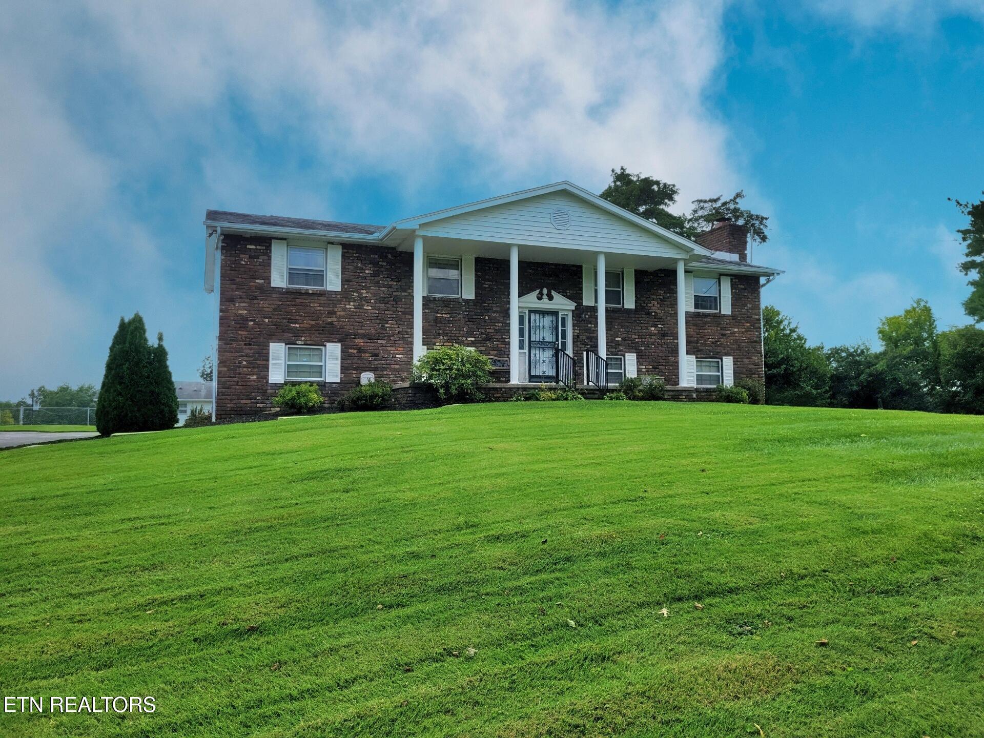 9520 Gulf Park Drive Property Photo 1