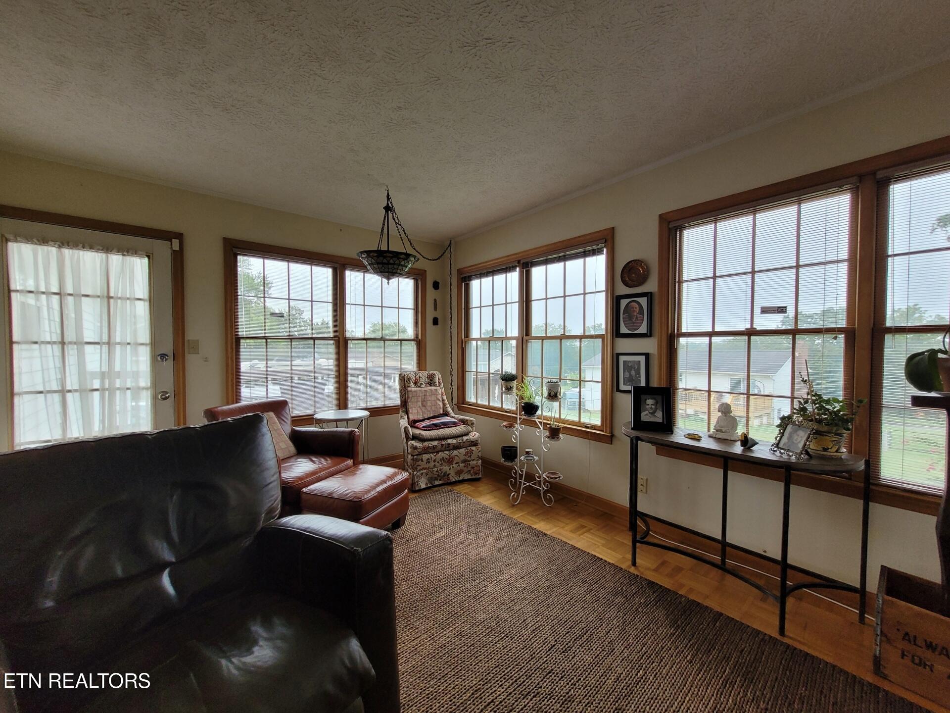 9520 Gulf Park Drive Property Photo 3