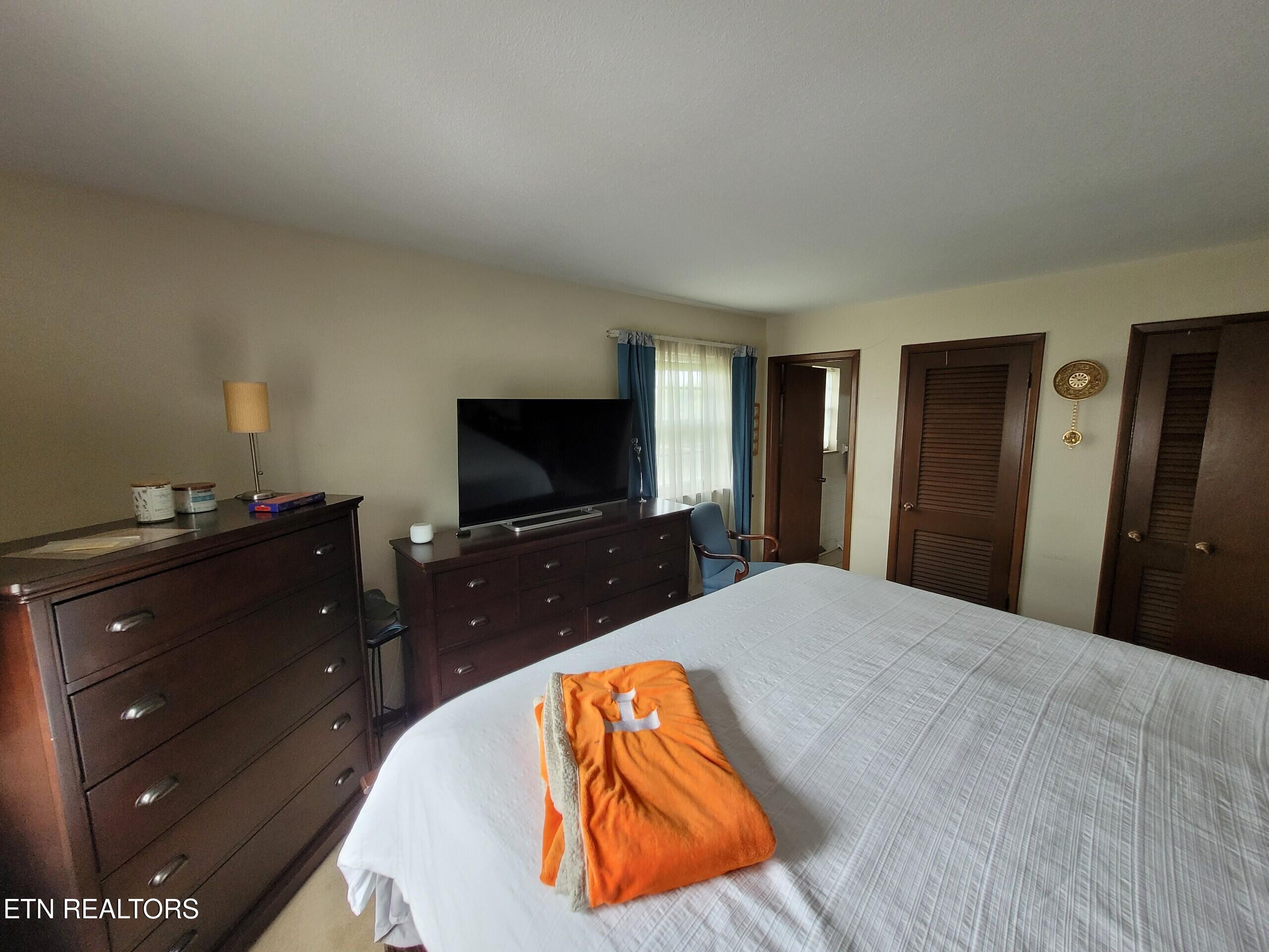 9520 Gulf Park Drive Property Photo 8