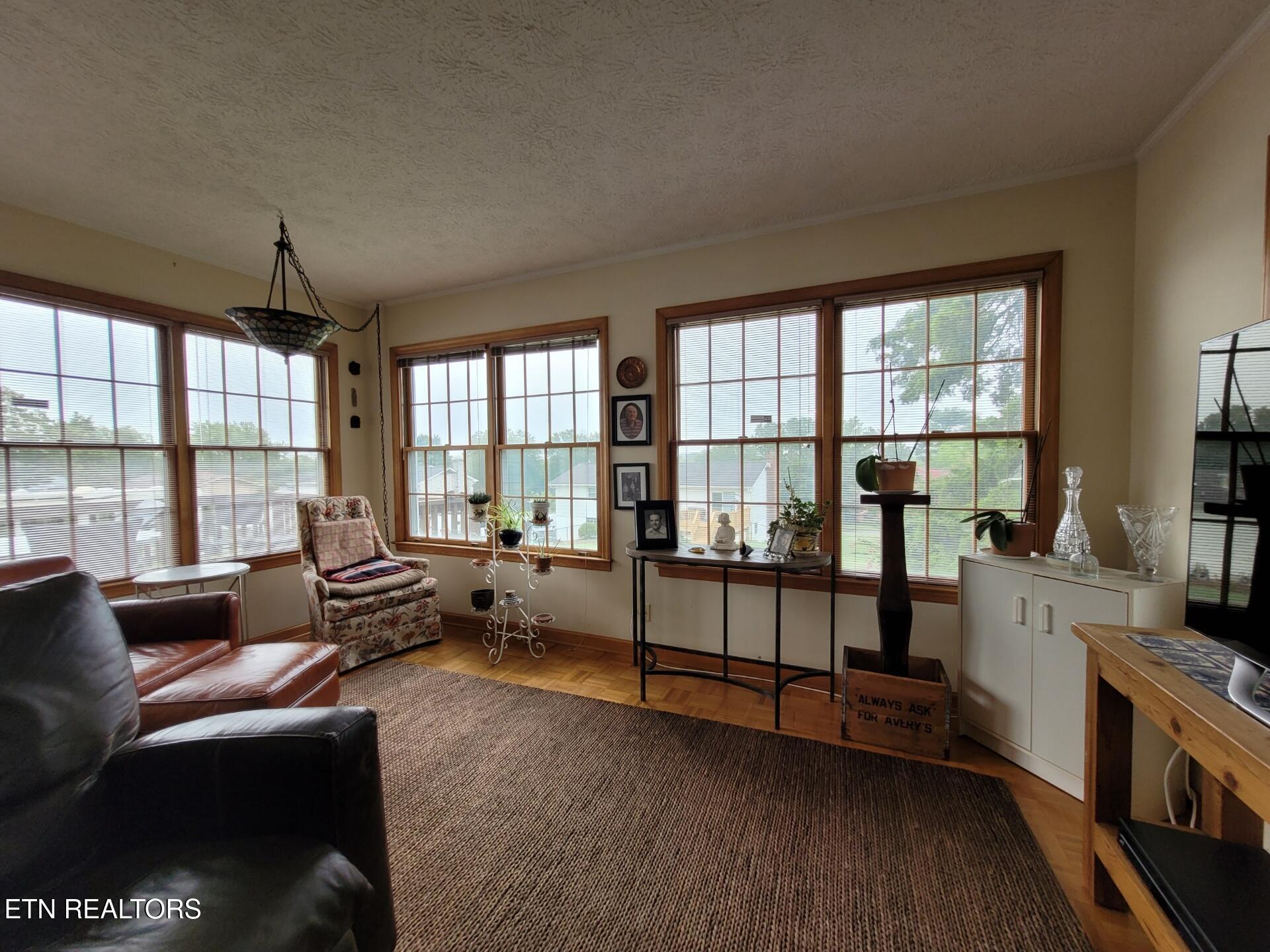 9520 Gulf Park Drive Property Photo 10