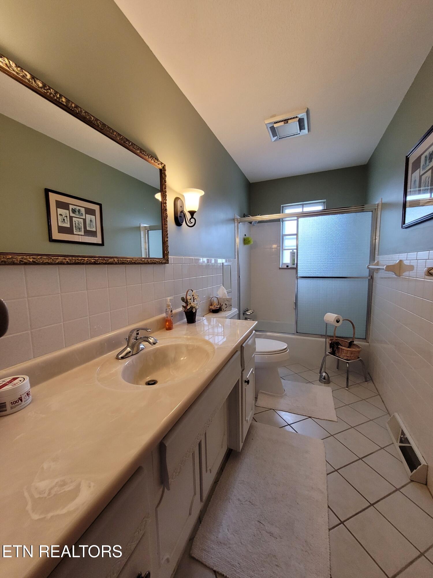 9520 Gulf Park Drive Property Photo 11