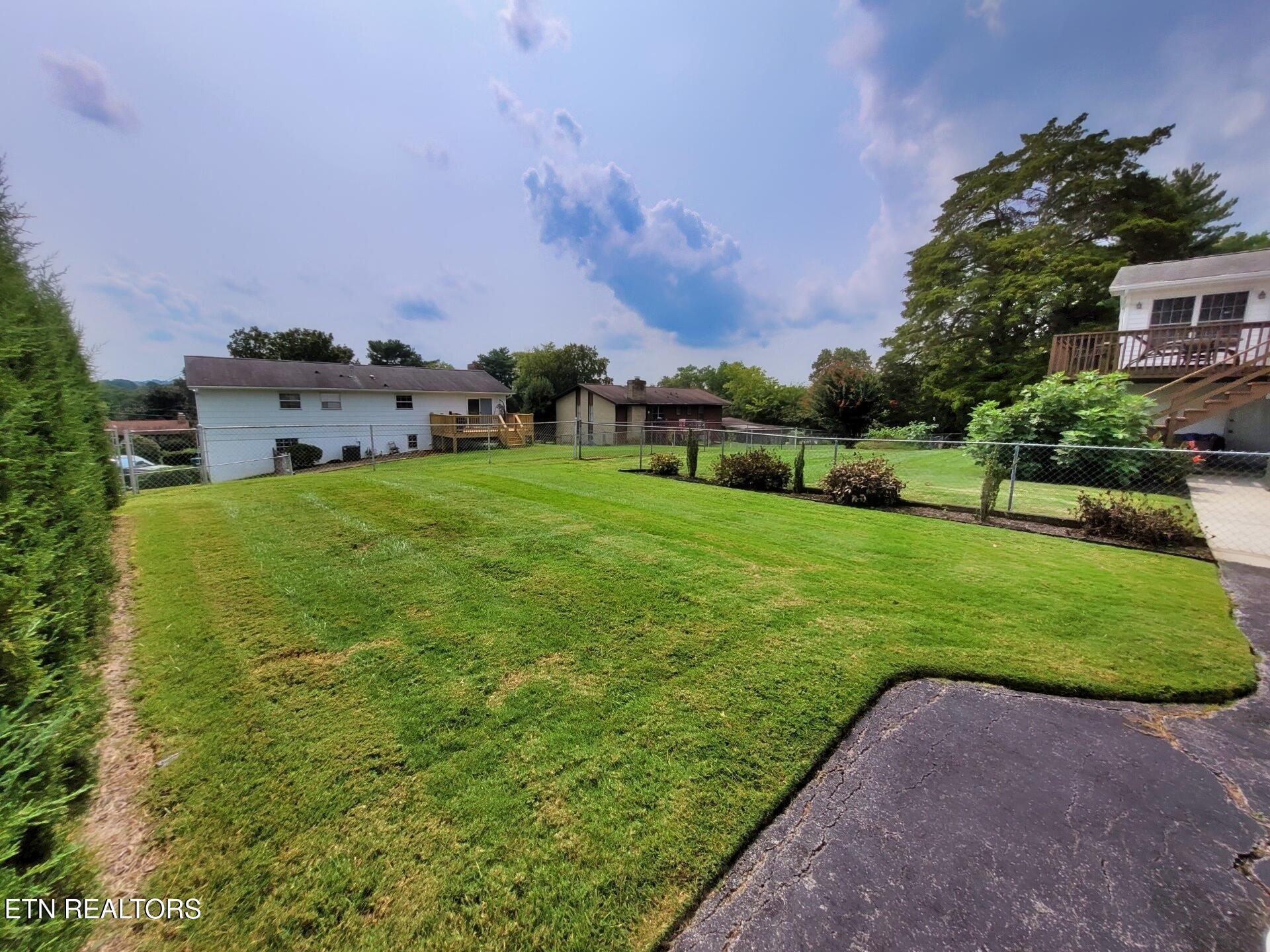 9520 Gulf Park Drive Property Photo 12