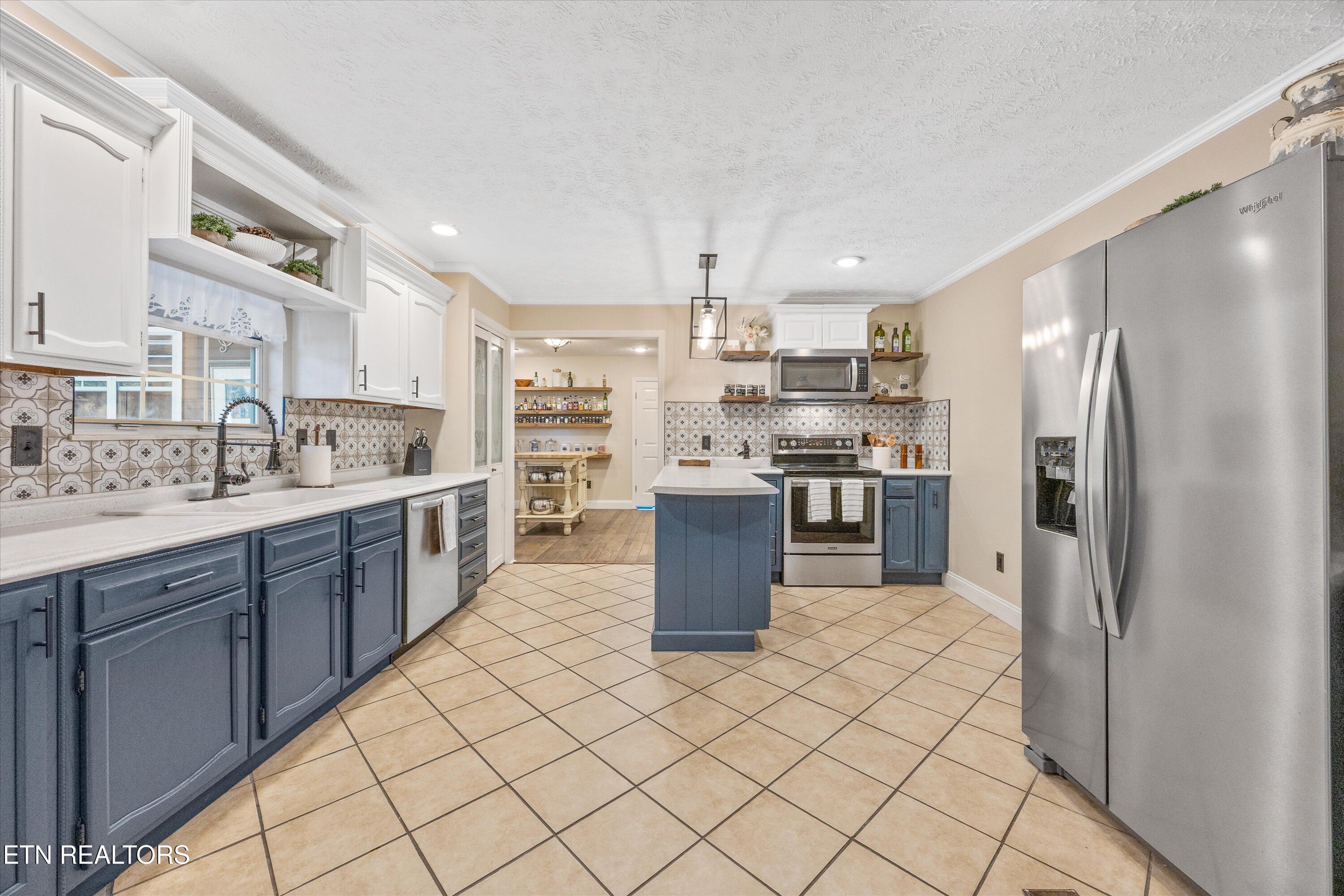 1200 Farrington Drive Property Photo 15