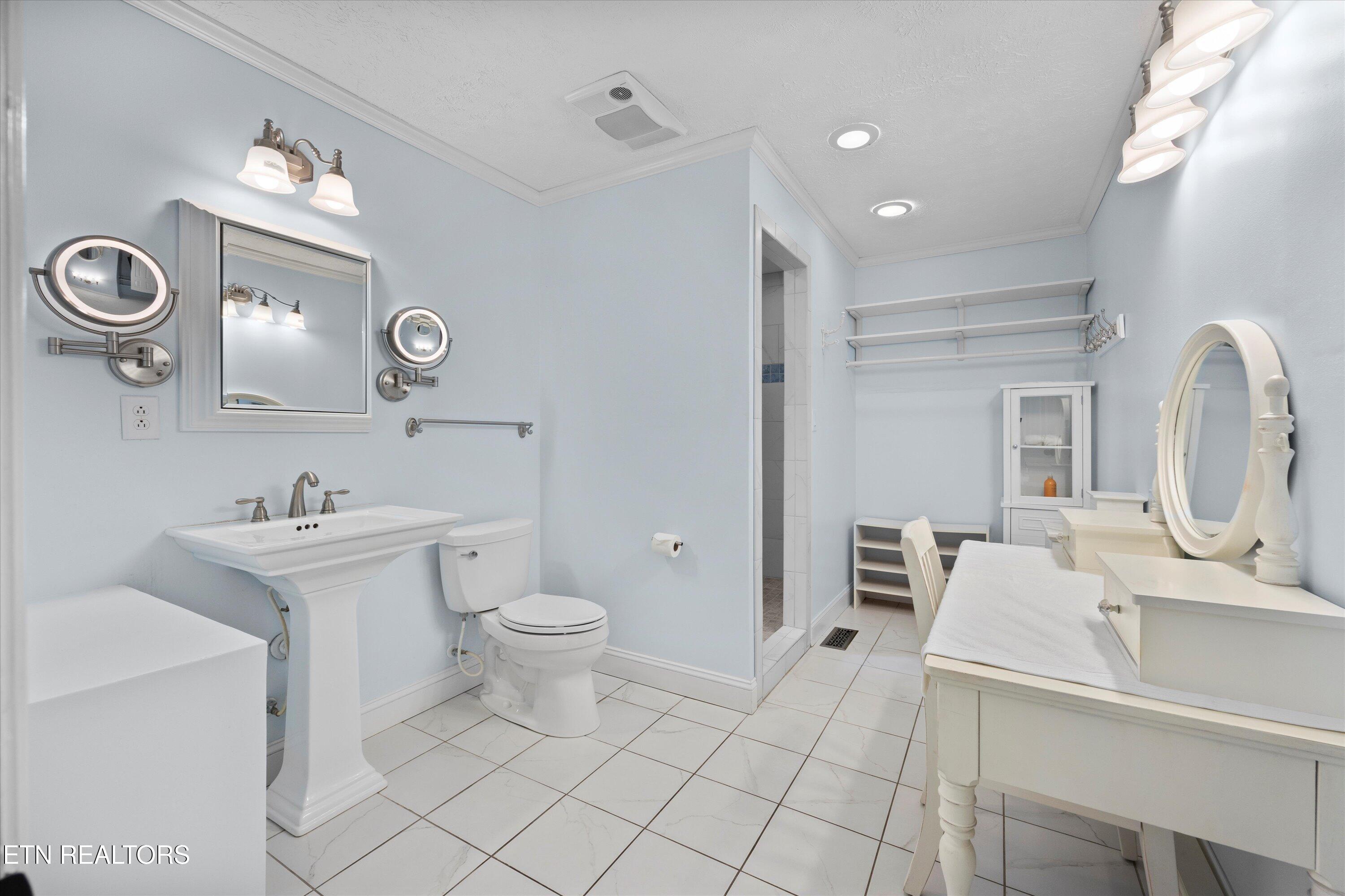 1200 Farrington Drive Property Photo 29