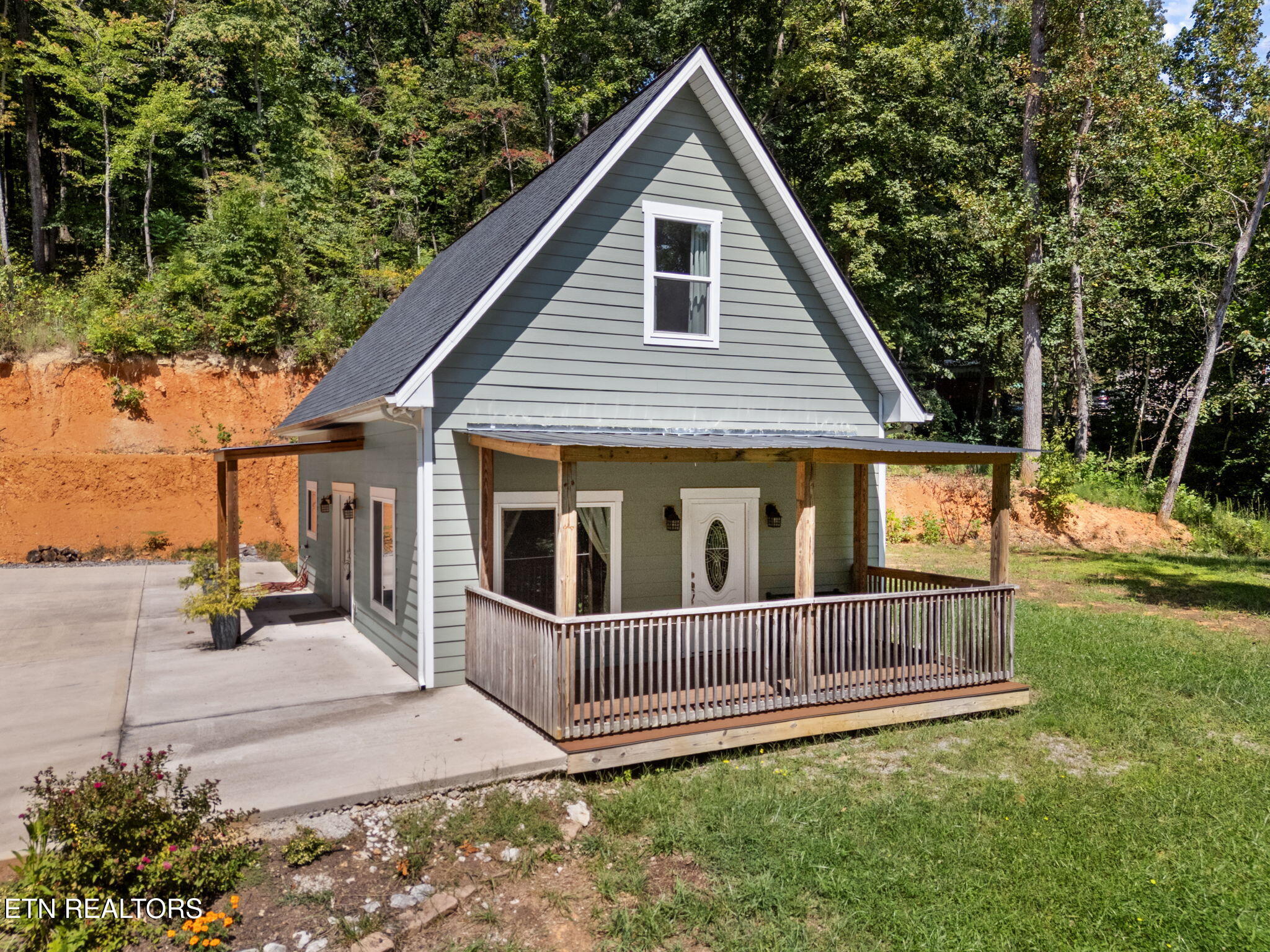 8811 Ellis Lane Property Photo 1