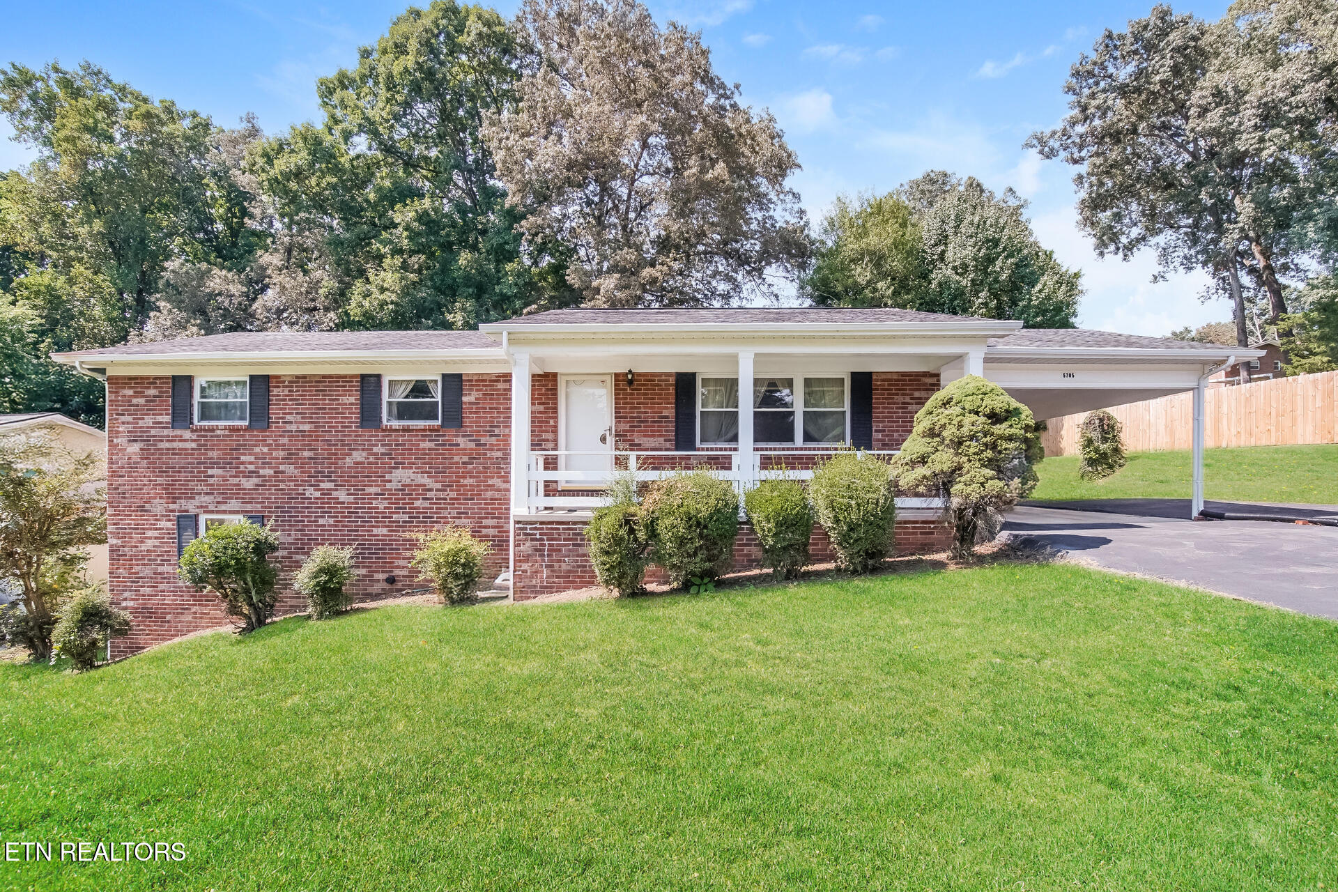 5705 Haynes-sterchi Rd Property Photo 1