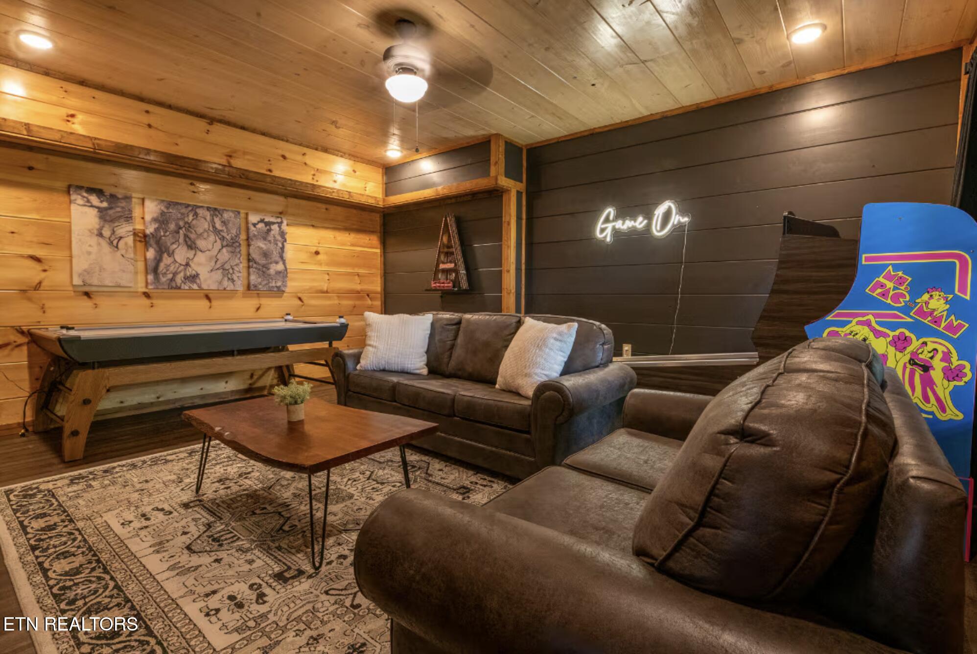 855 Osprey Way Property Photo 1