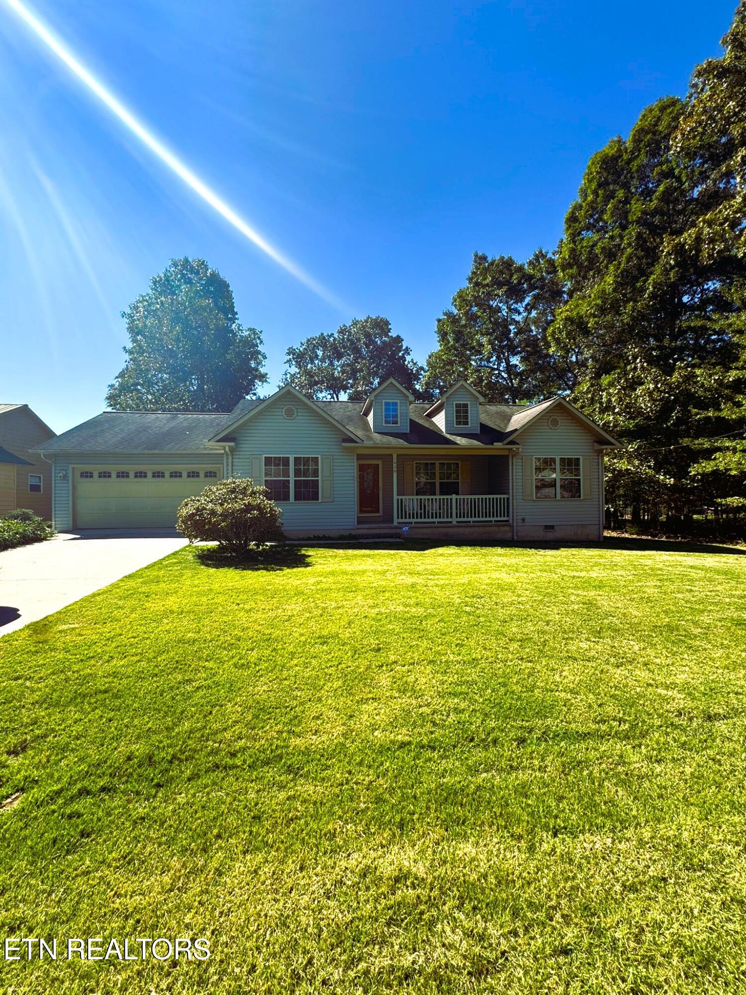 1020 Iroquois Lane Property Photo 1