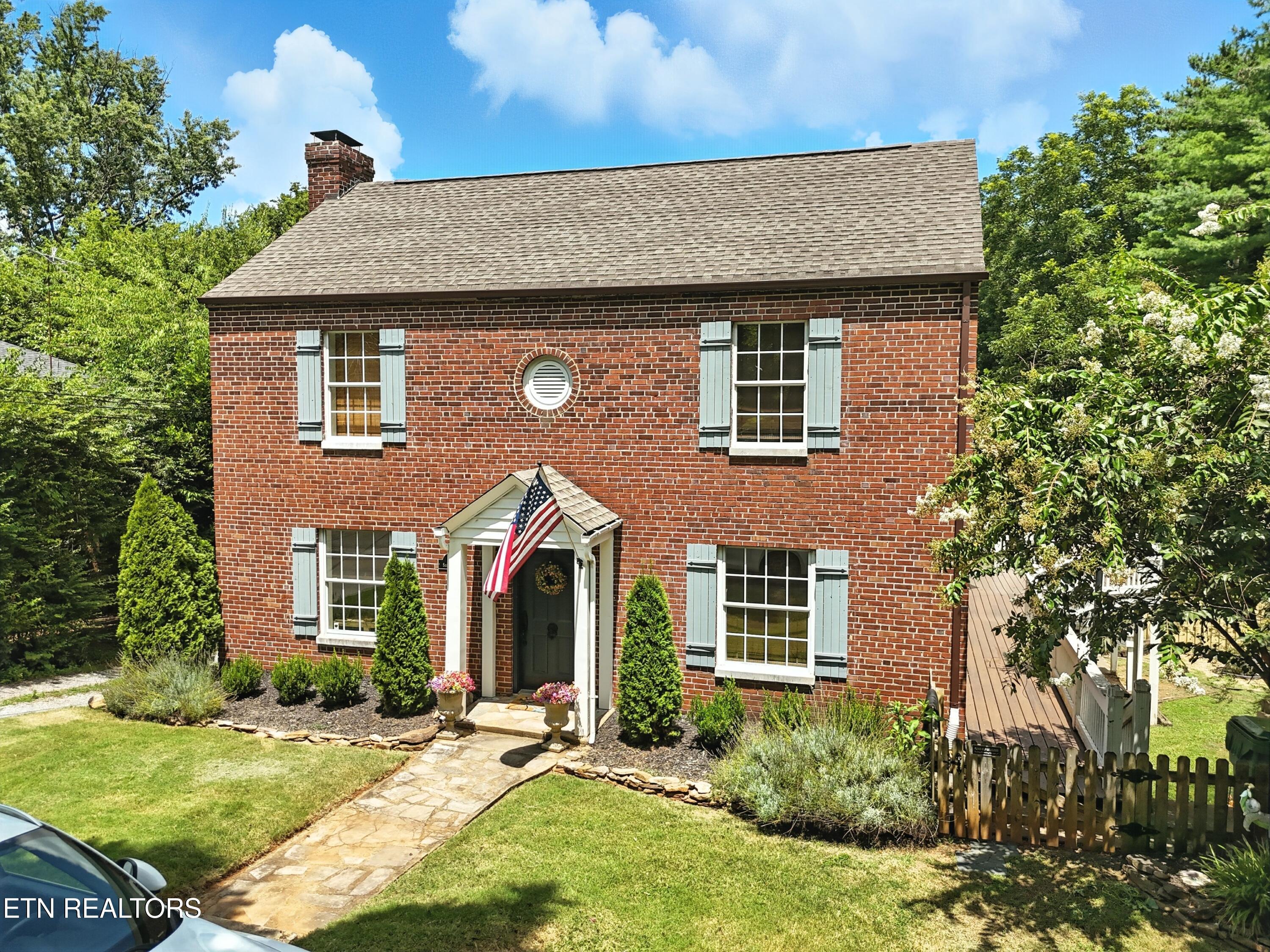 108 S Maple St Property Photo 2