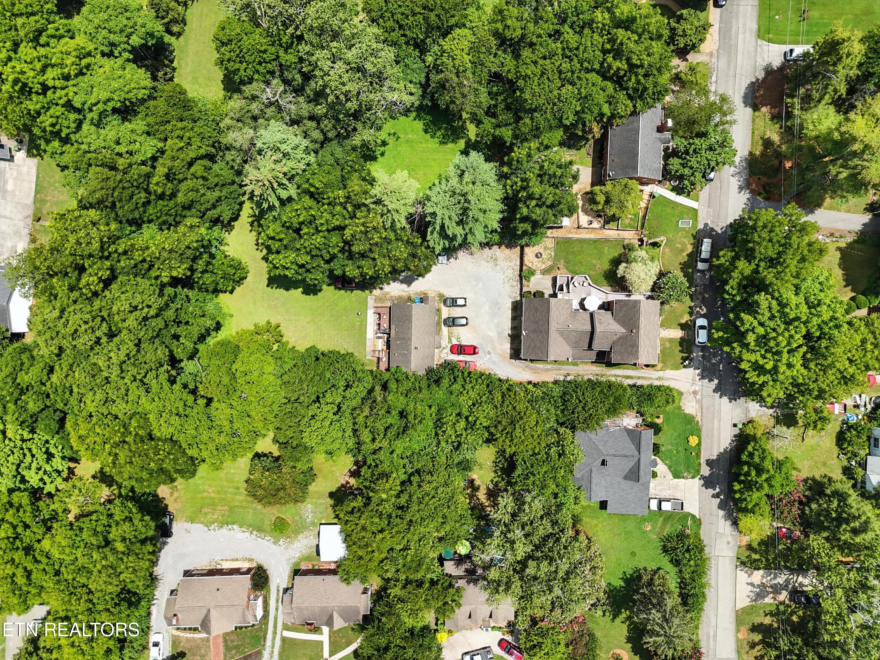 108 S Maple St Property Photo 6