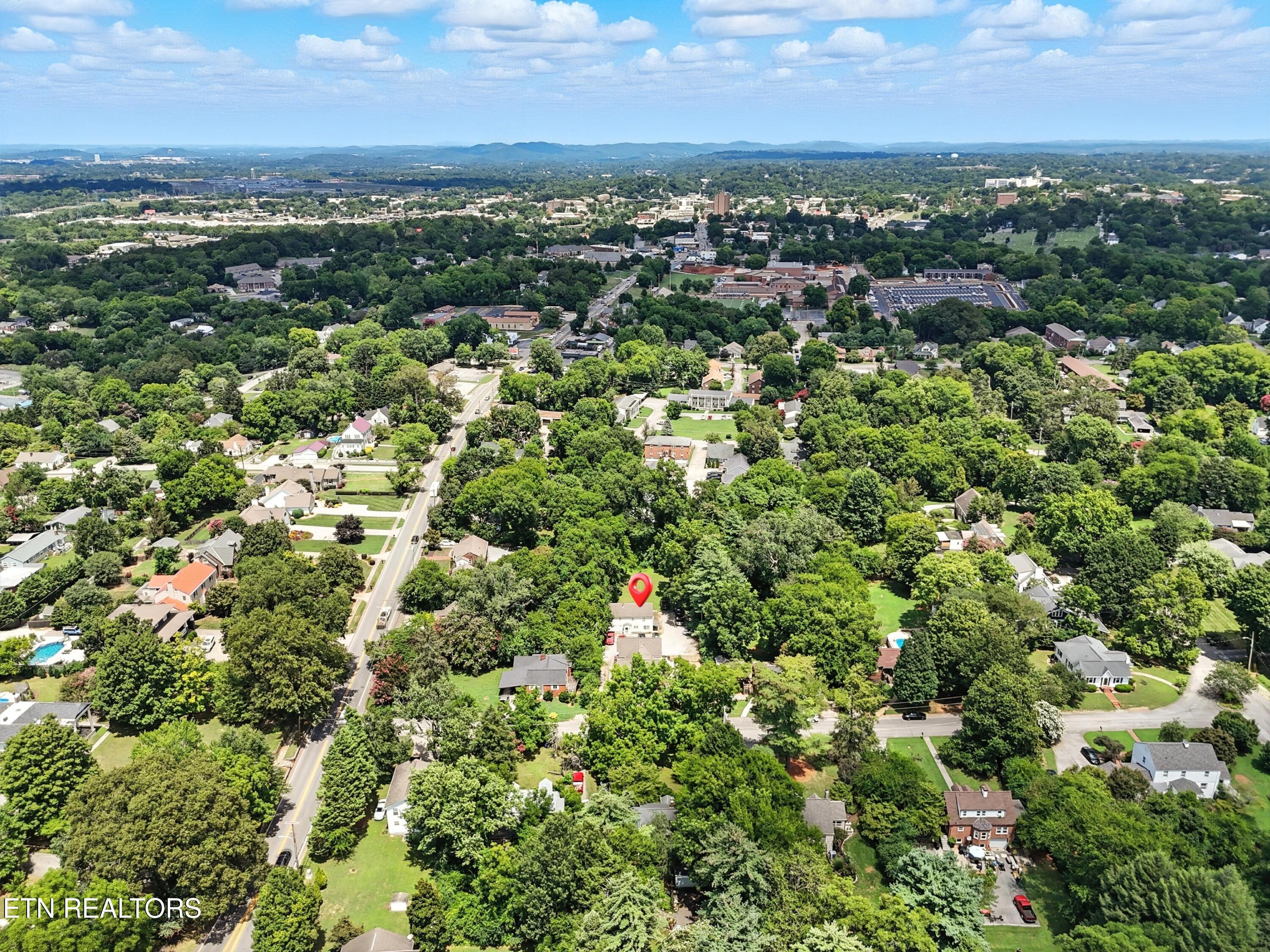 108 S Maple St Property Photo 7