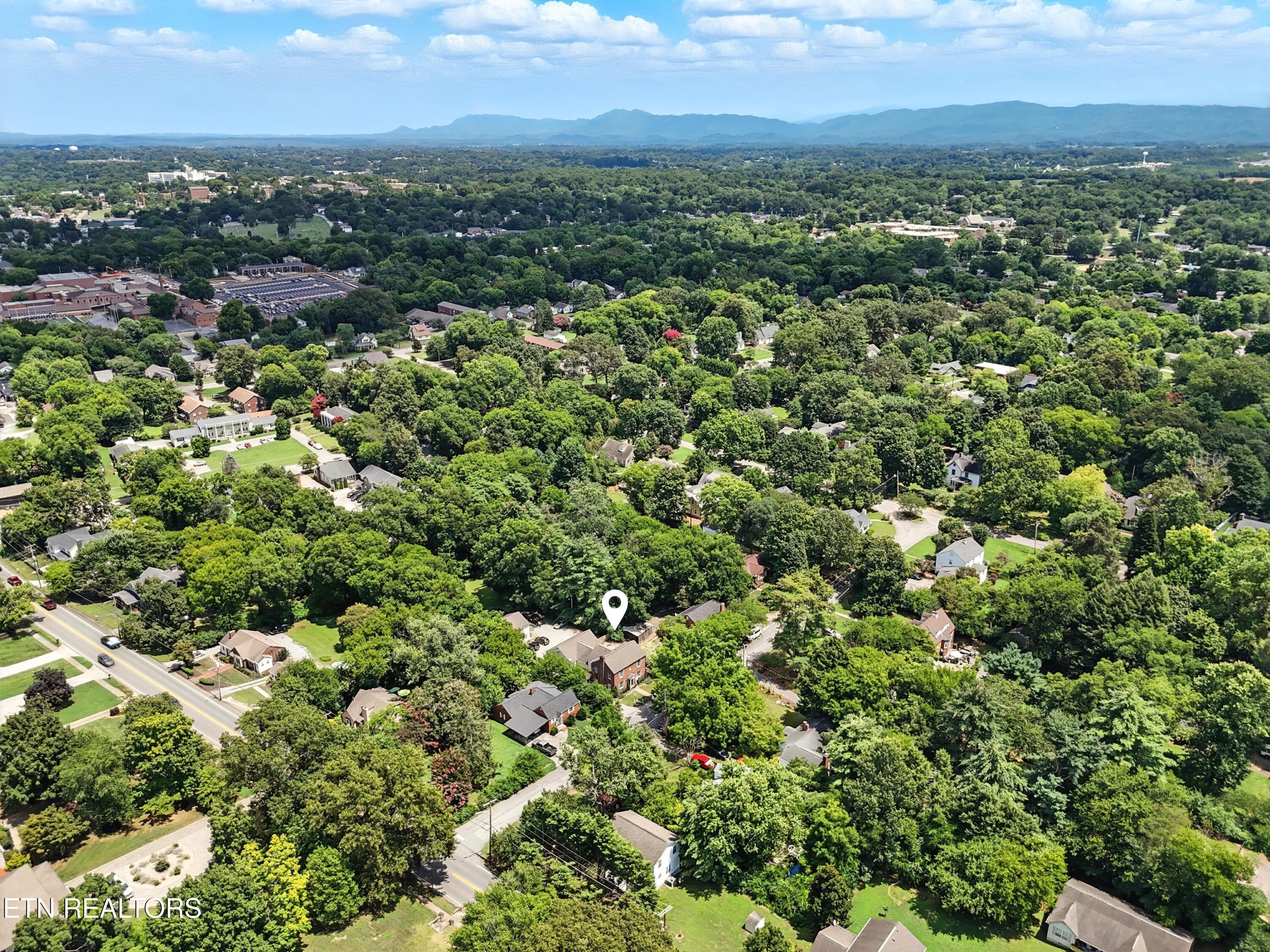 108 S Maple St Property Photo 8