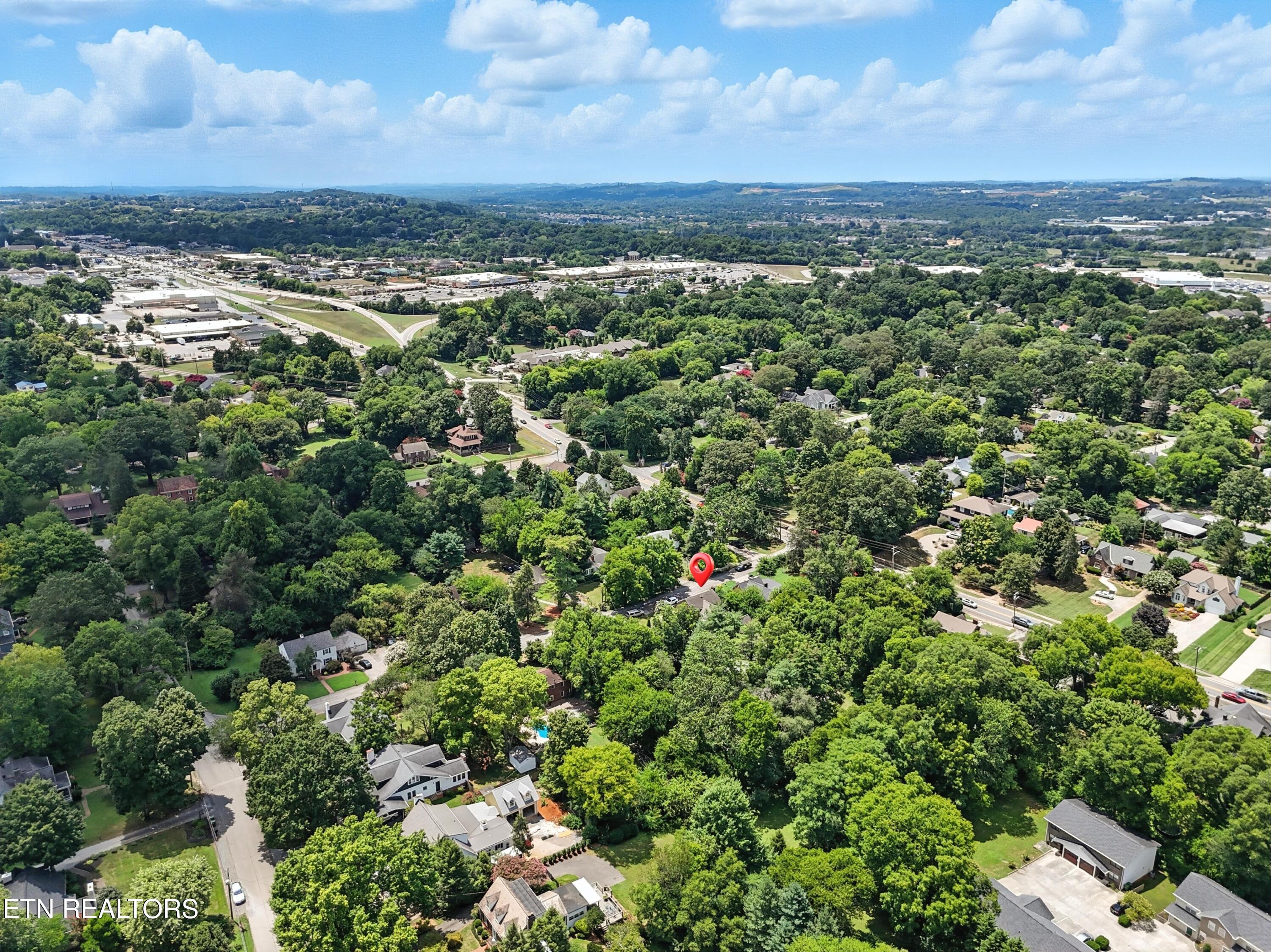 108 S Maple St Property Photo 11