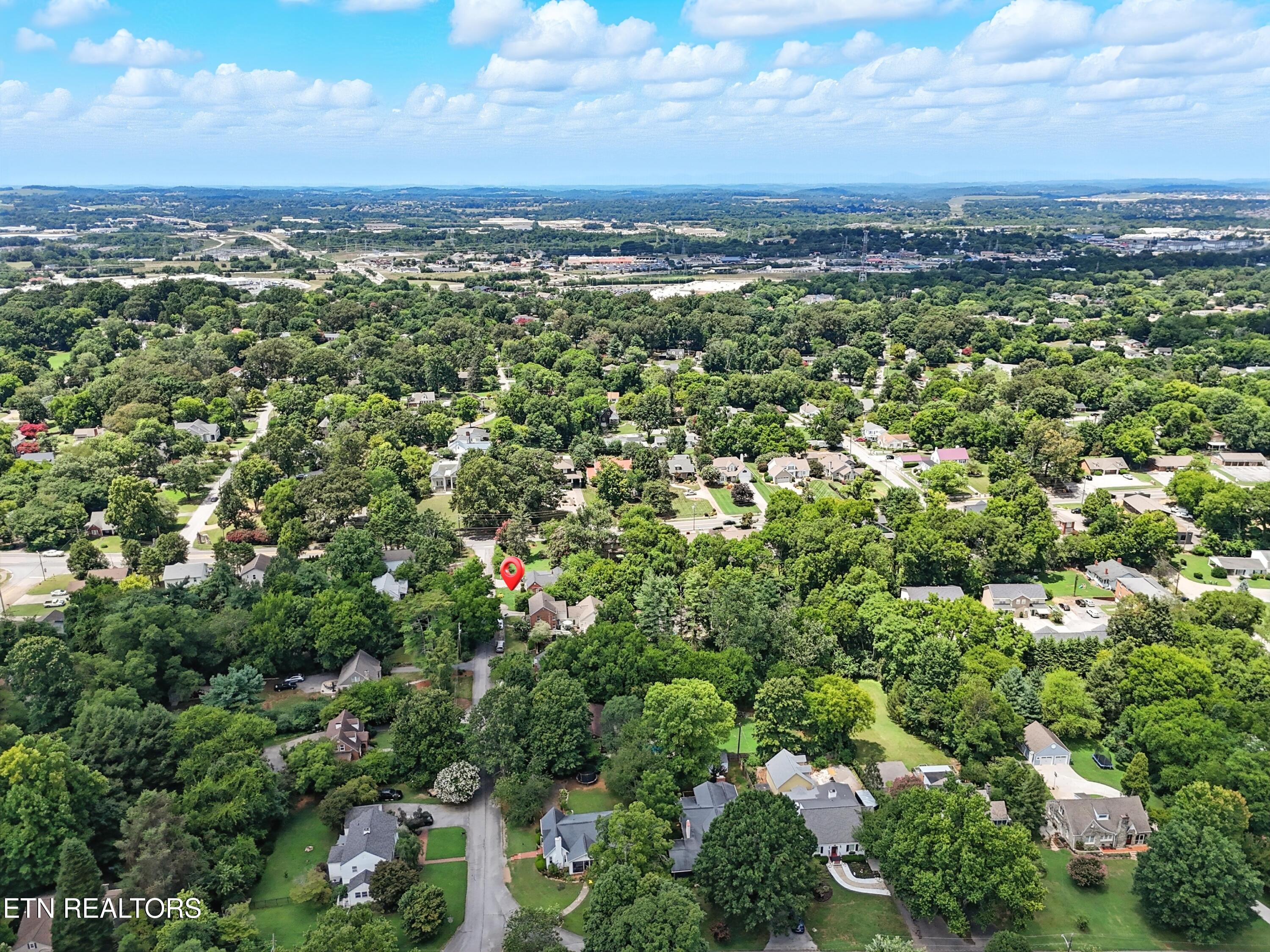 108 S Maple St Property Photo 12