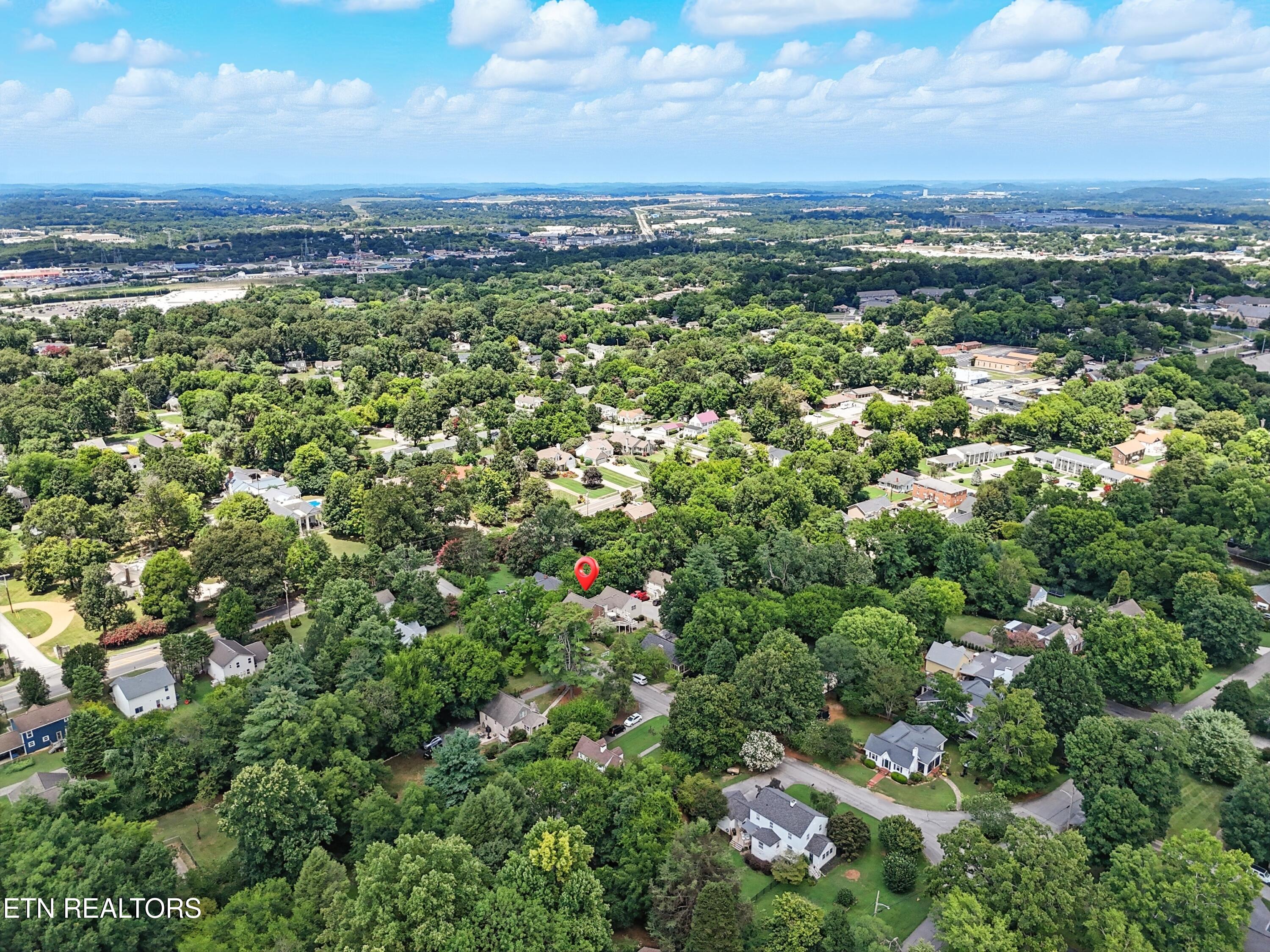 108 S Maple St Property Photo 13