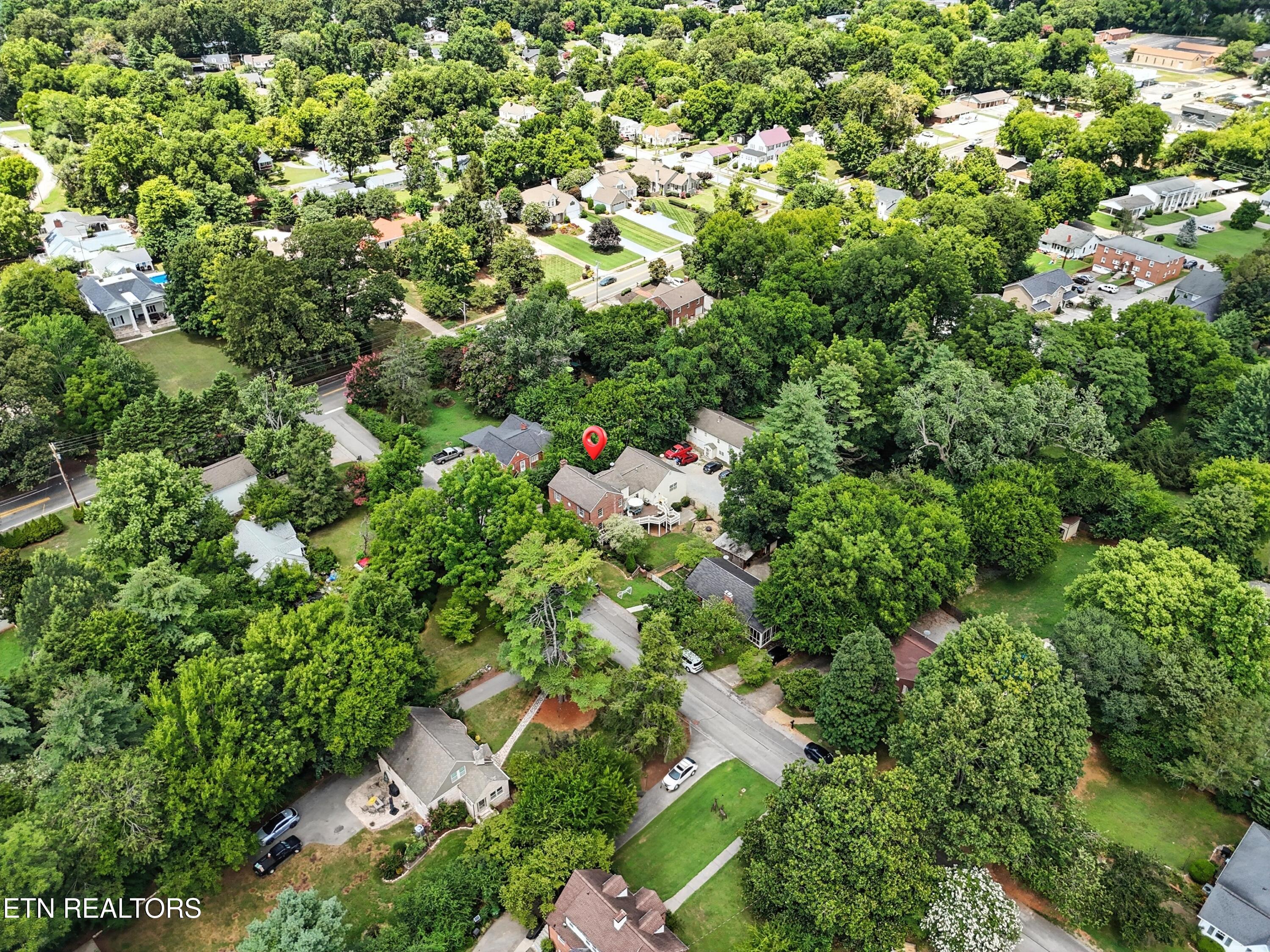 108 S Maple St Property Photo 14