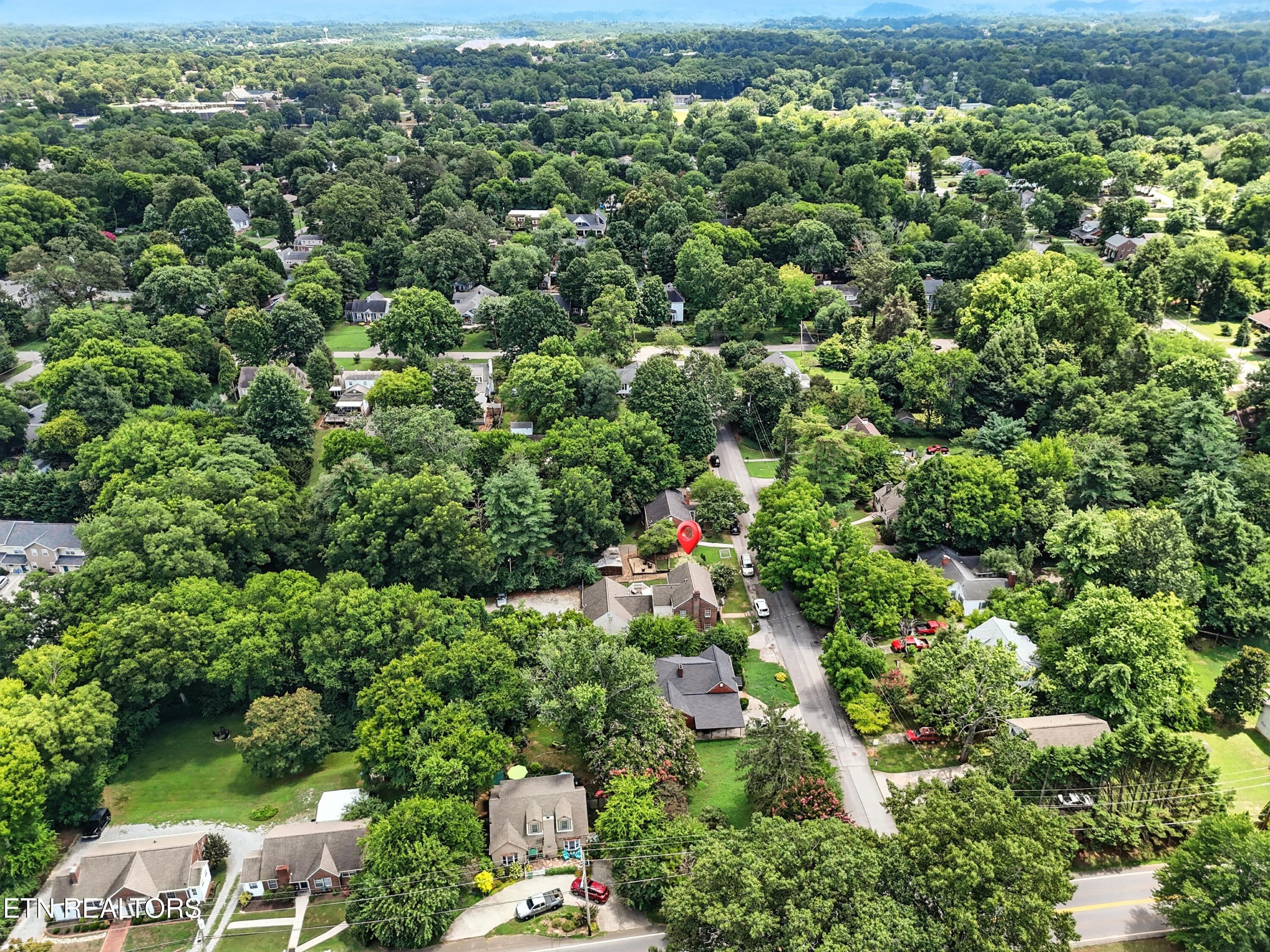 108 S Maple St Property Photo 16