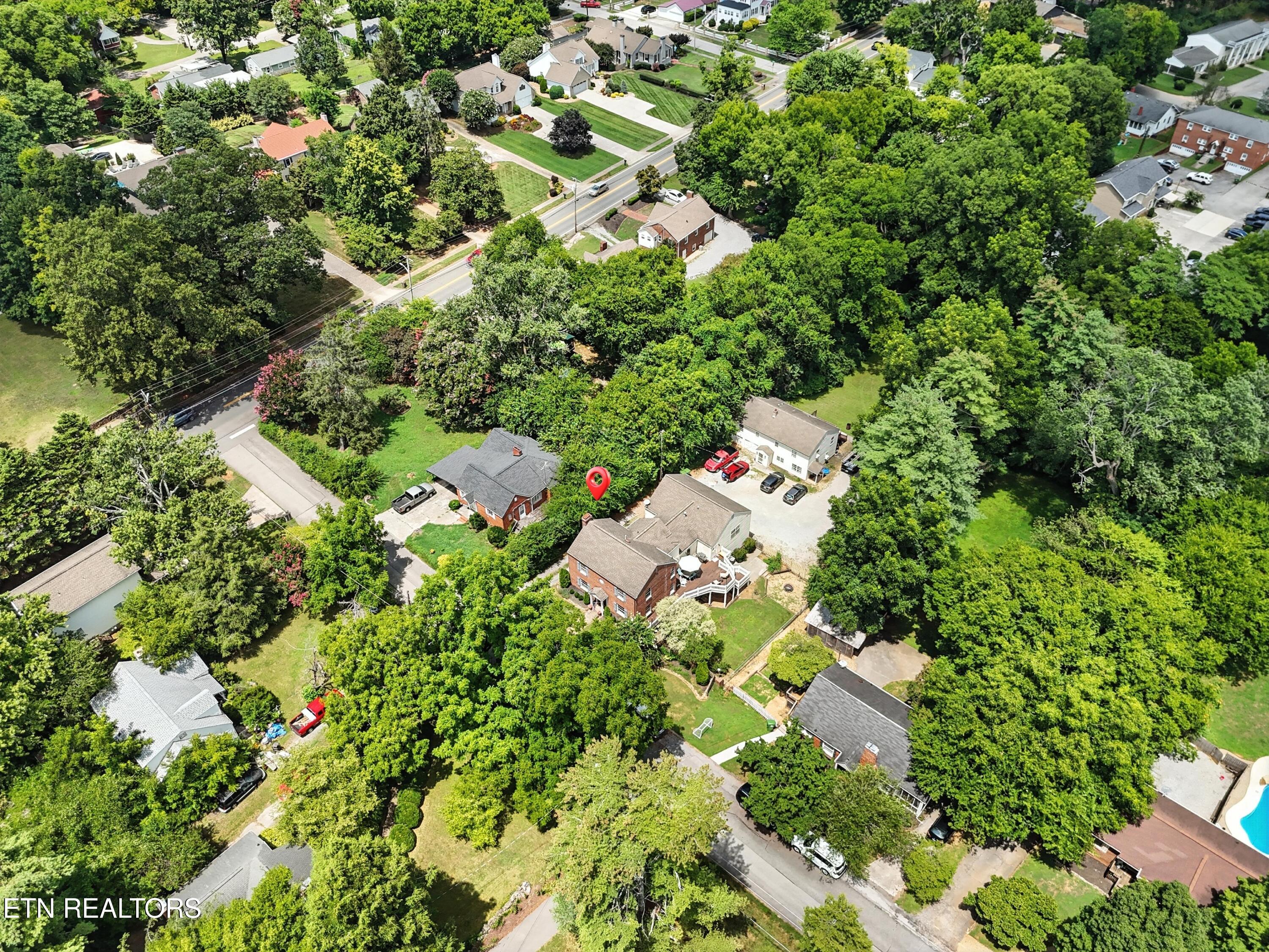 108 S Maple St Property Photo 20