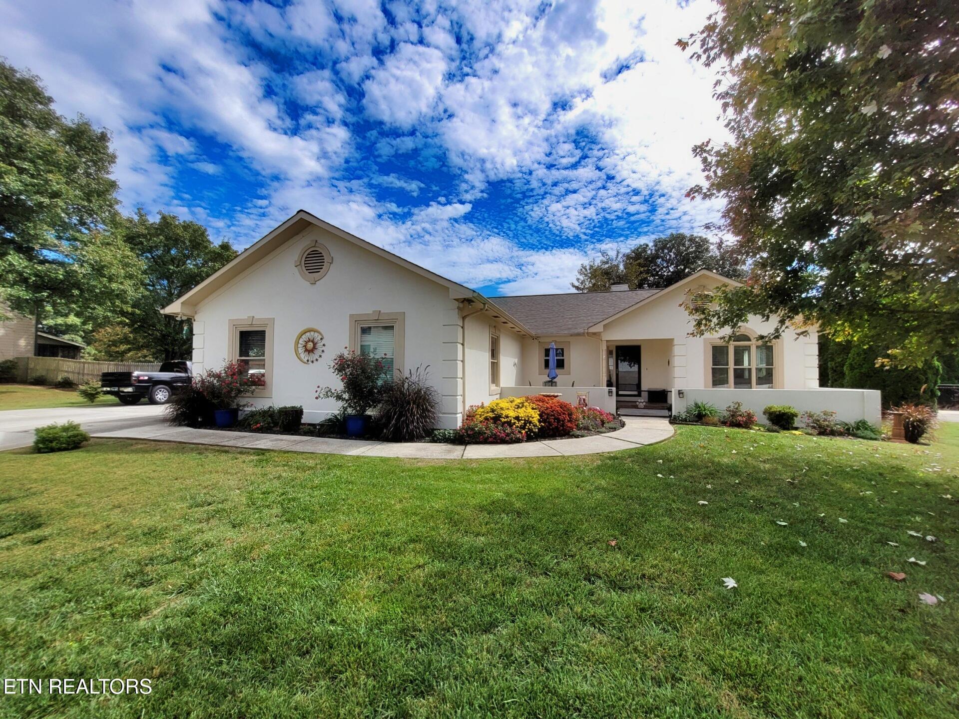 9204 Water Hill Drive Property Photo 1