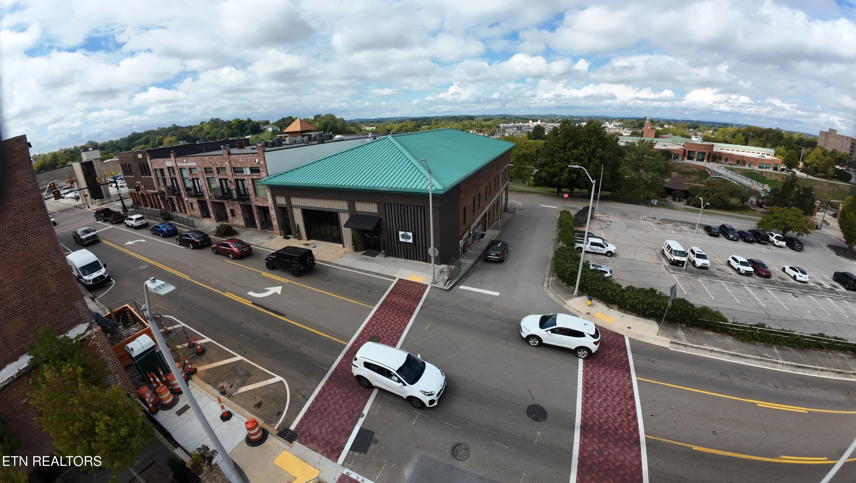 161 E Harper Ave Property Photo 1