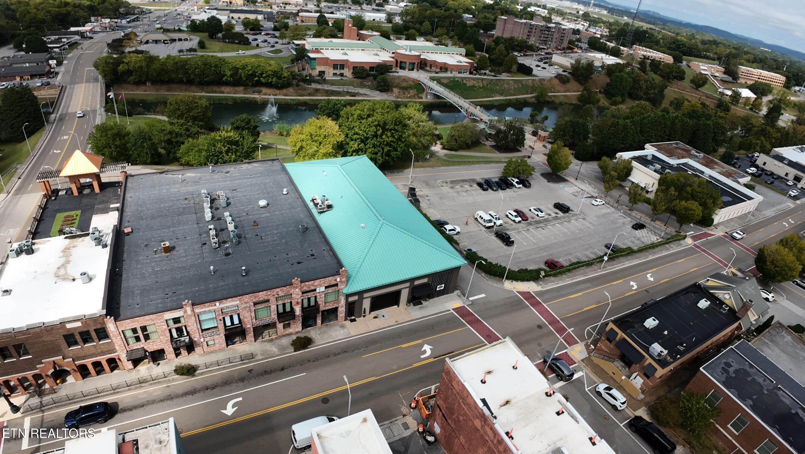 161 E Harper Ave Property Photo 2