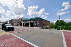 161 E Harper Ave Property Photo 4