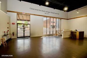 161 E Harper Ave Property Photo 6