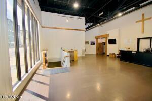 161 E Harper Ave Property Photo 8