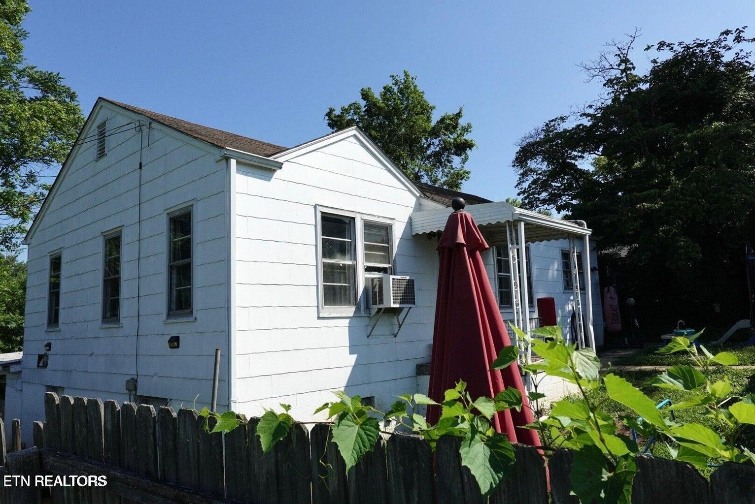 621 N Chamberlain Ave Property Photo 10