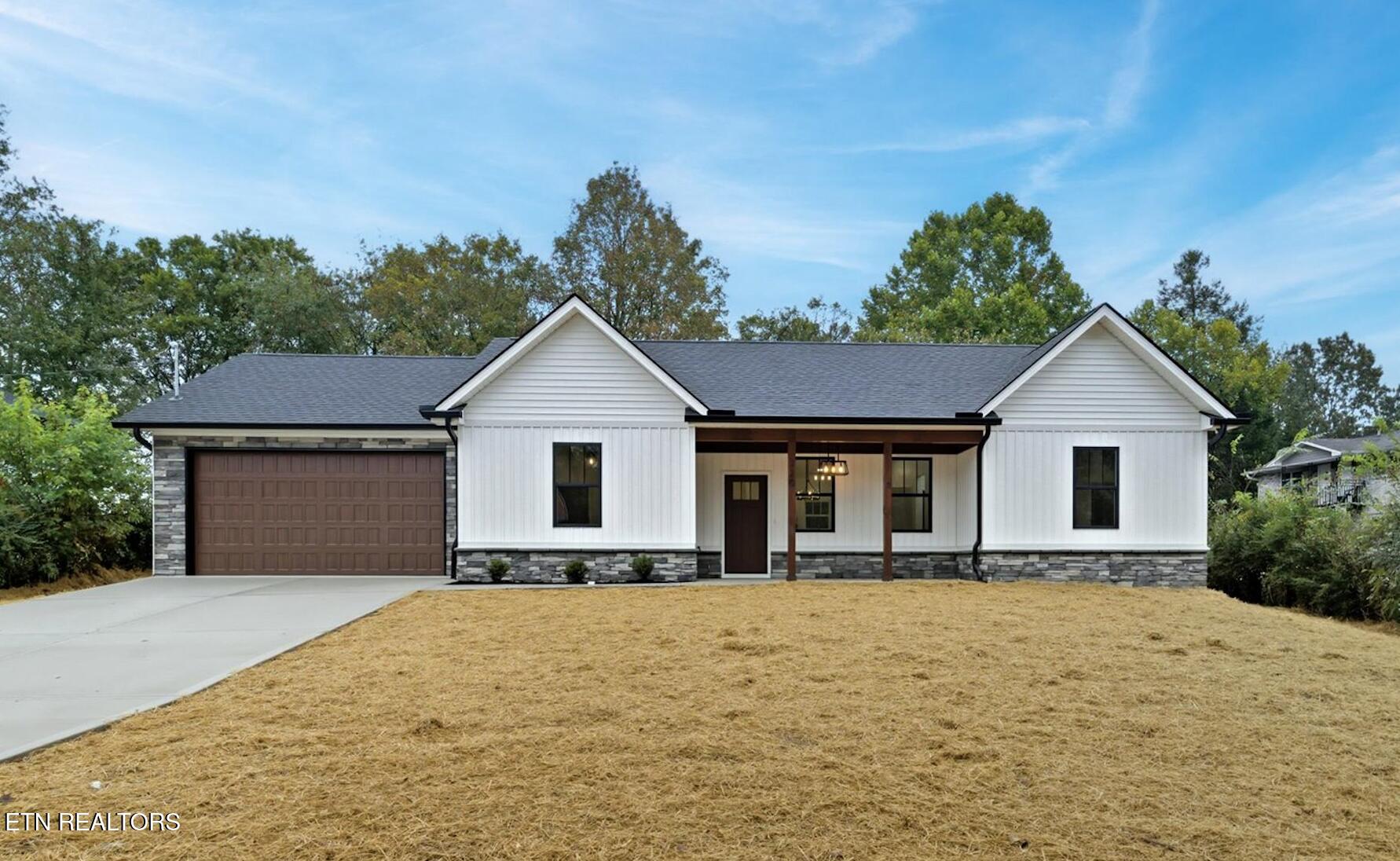 320 Dahlia Drive Property Photo 1