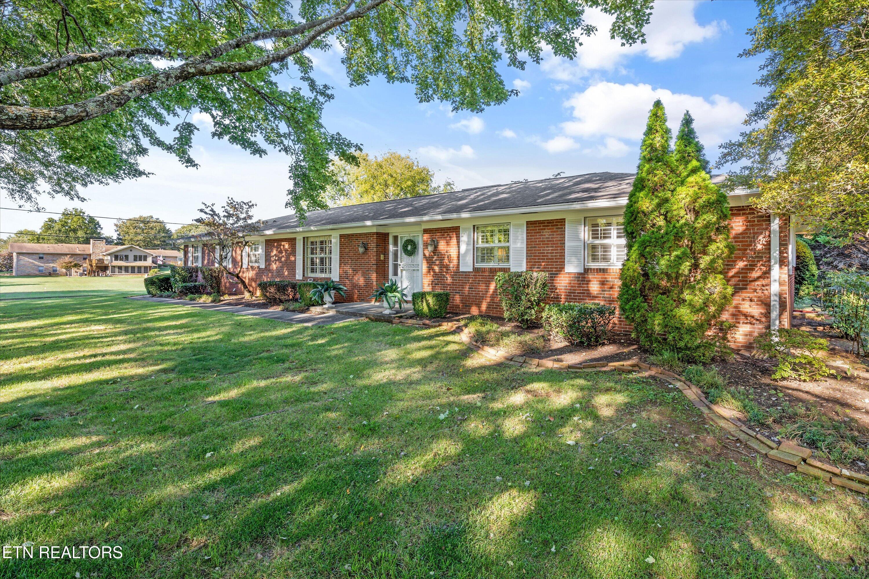 9409 Briarwood Blvd Property Photo 1