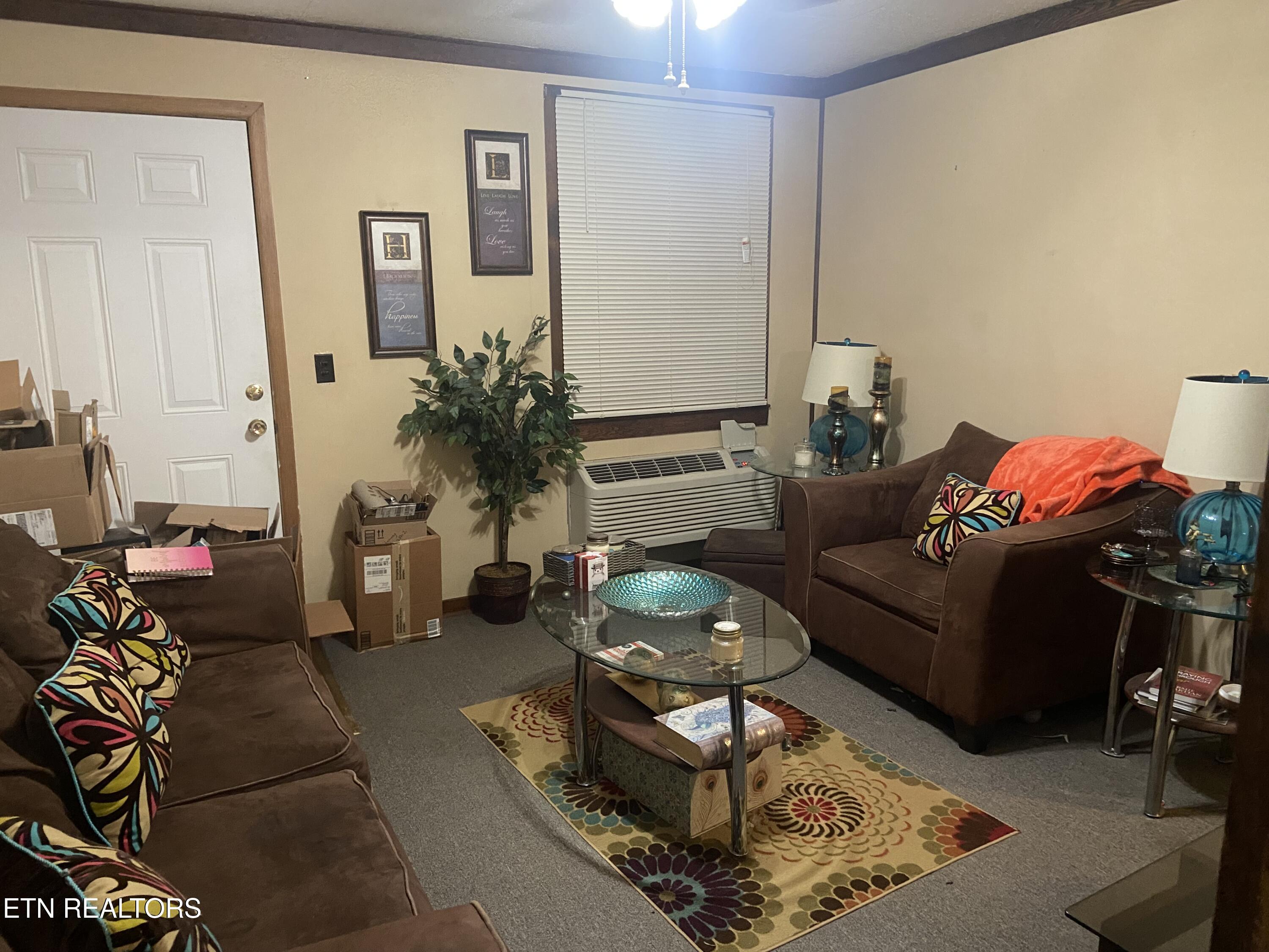 2400 Fenwood Drive Property Photo 3