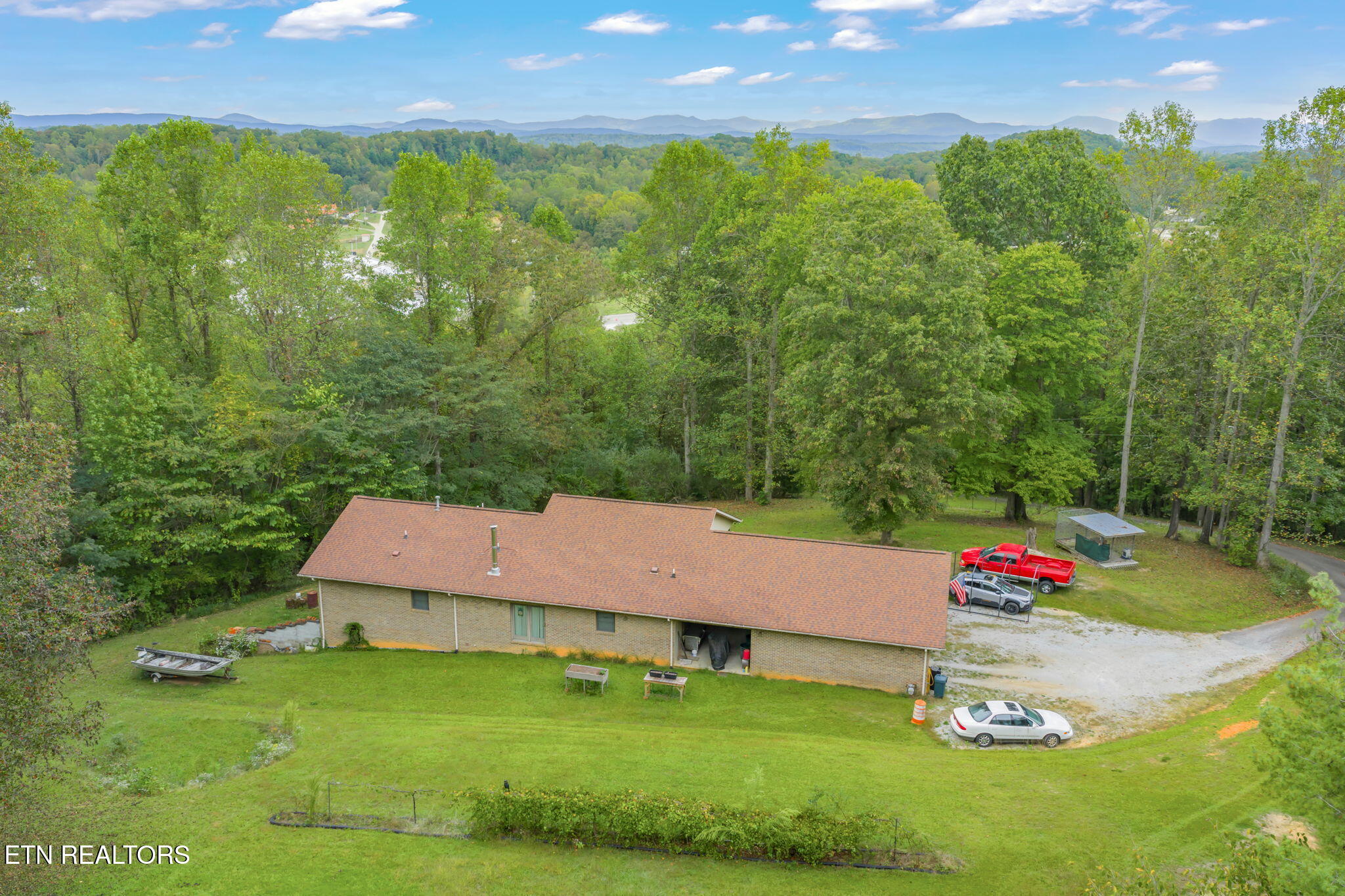 101 142 Autumn Lane Property Photo 13