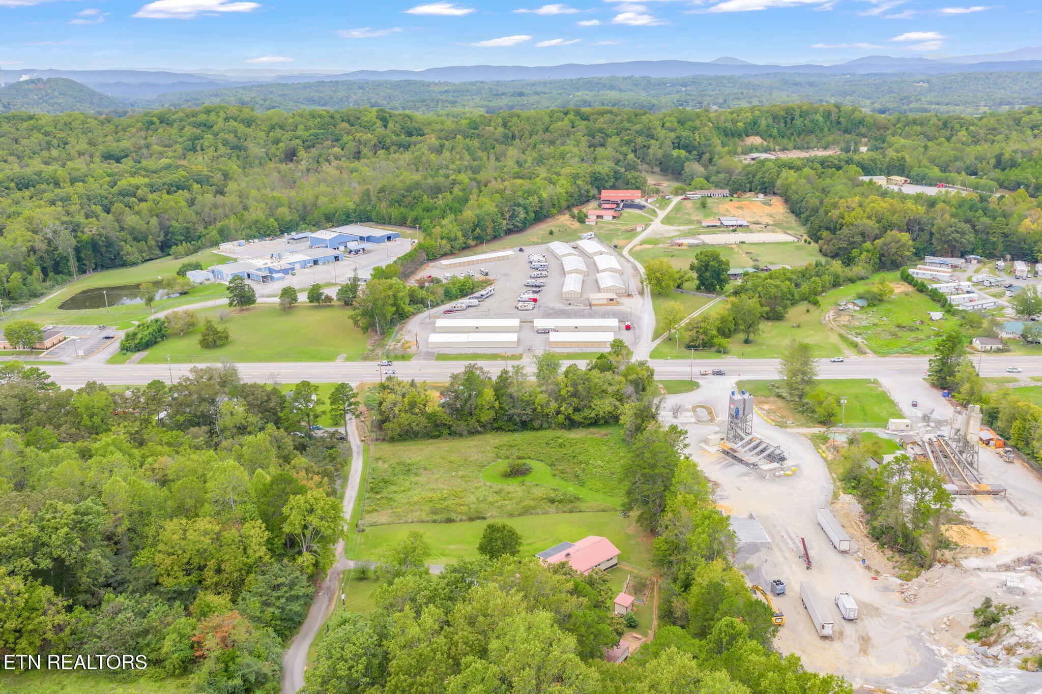 101 142 Autumn Lane Property Photo 24