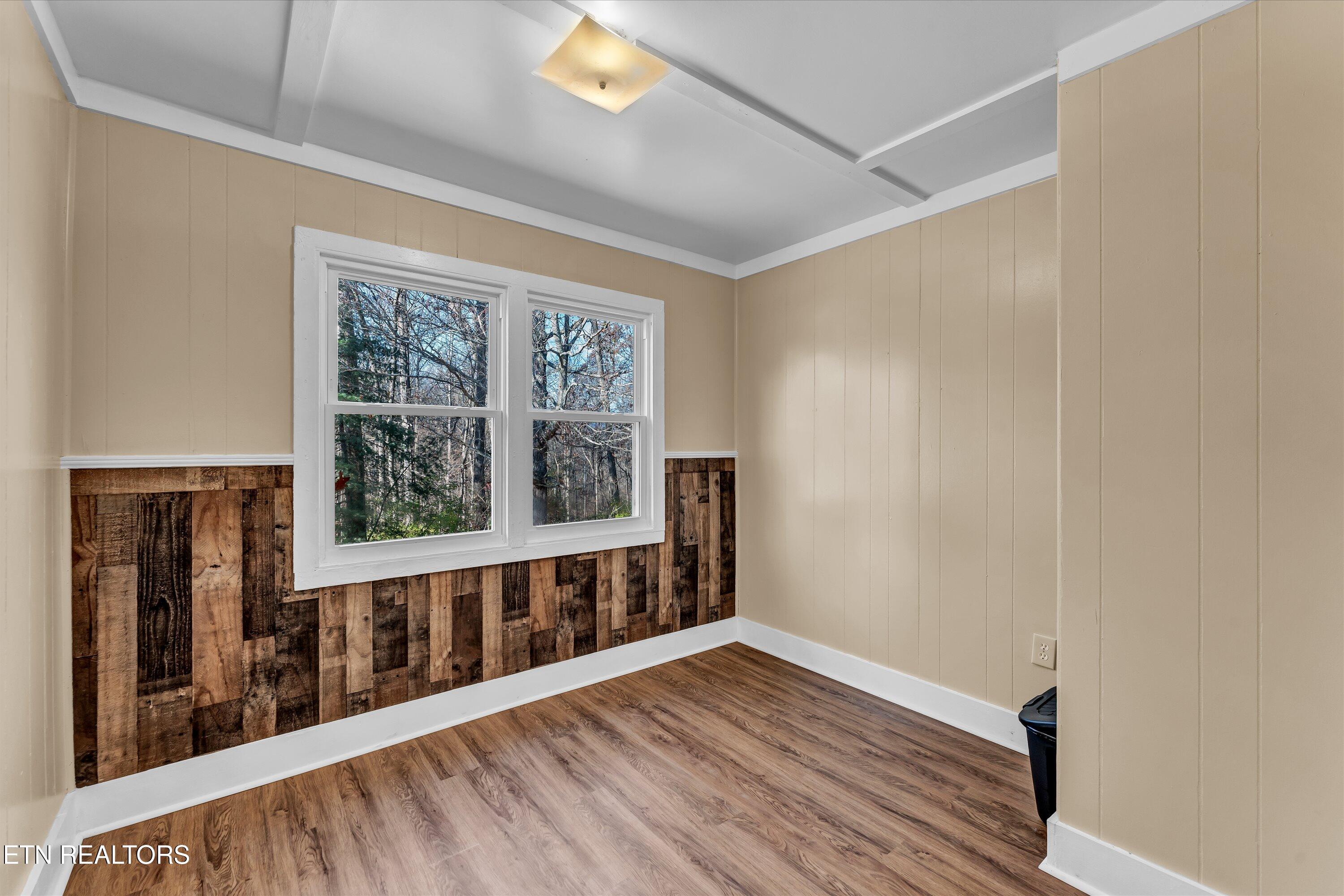 558/560 W Outer Drive Property Photo 24