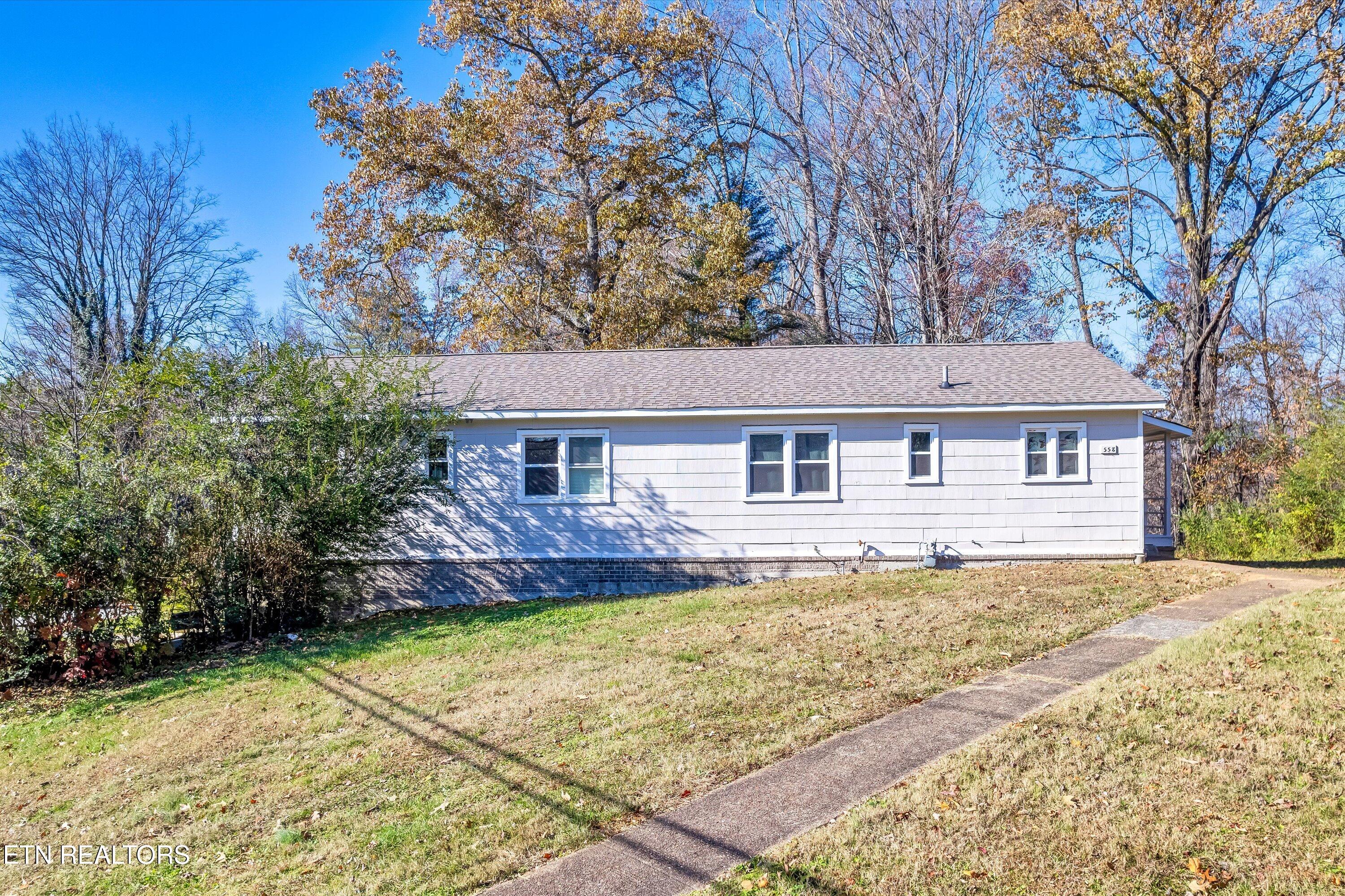 558/560 W Outer Drive Property Photo 27